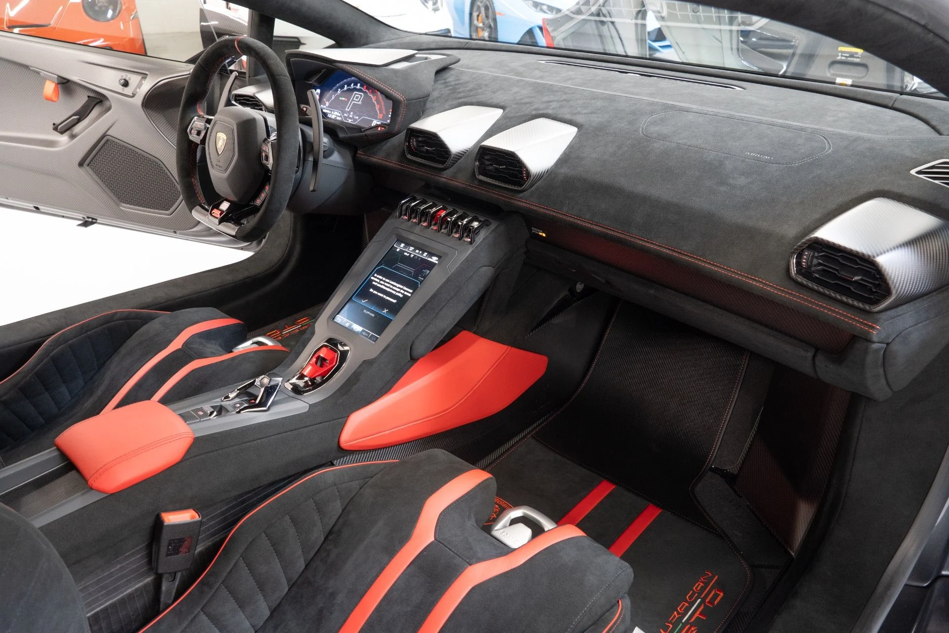 mph037_3127376300_Used_2023_Lamborghini_Huracan_STO_1759172990_a15c014272