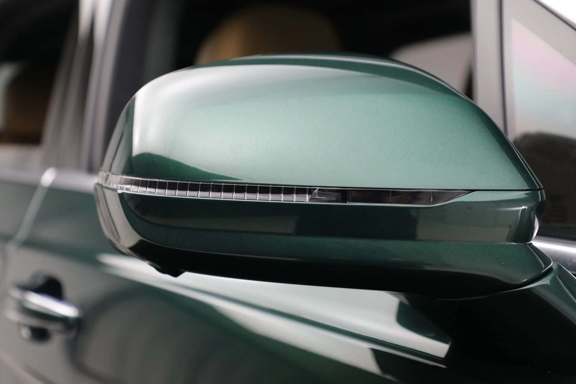 mph037_3127781798_New_2025_Bentley_Bentayga_V8_a5310717d9