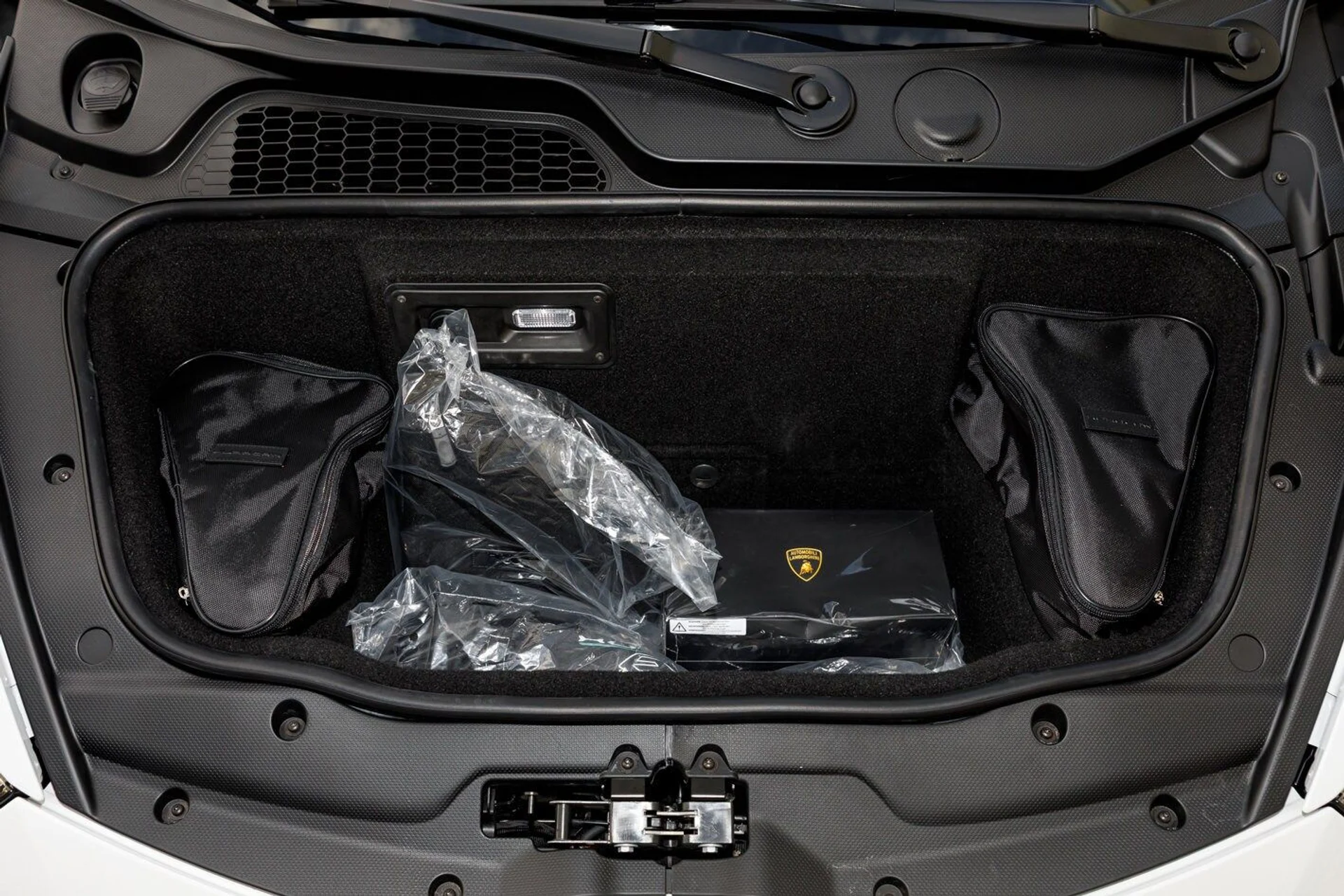 mph037_3129818047_ffbe596c13ec210397477703c61a8440x_43cb337dfc