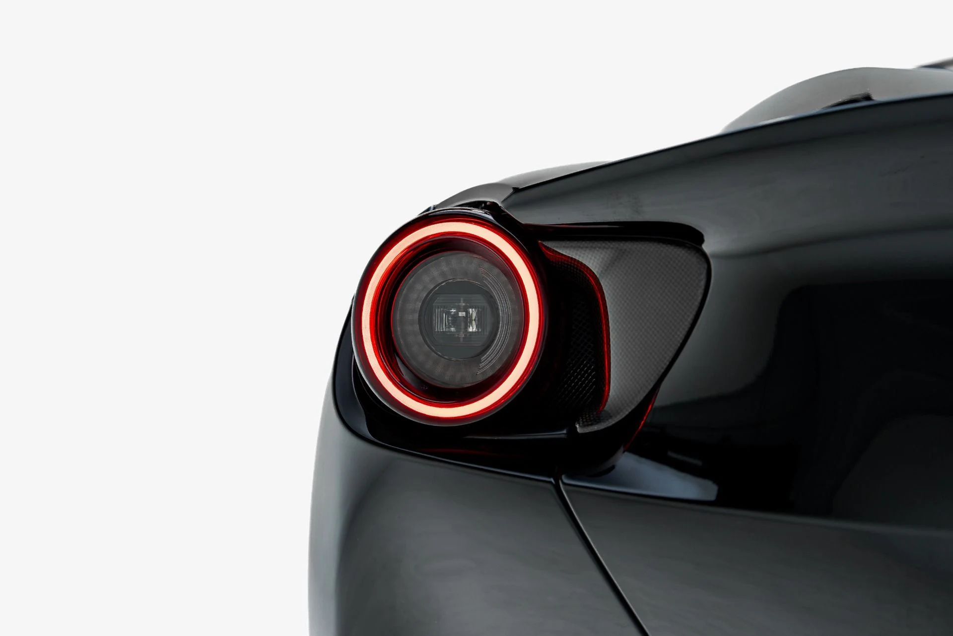 mph037_31464847_Used_2019_Ferrari_Portofino_1788478069_2390e25809