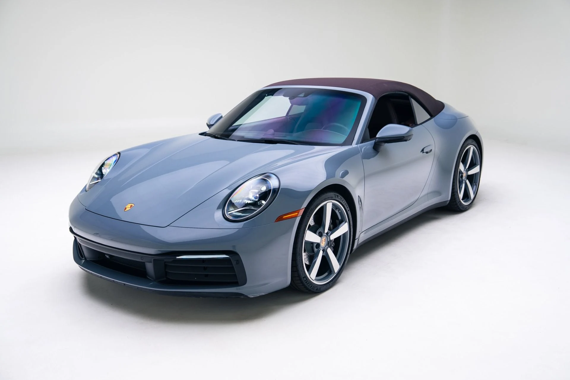 mph037_3151793970_Used_2024_Porsche_911_Carrera_1765496827_6195923faf