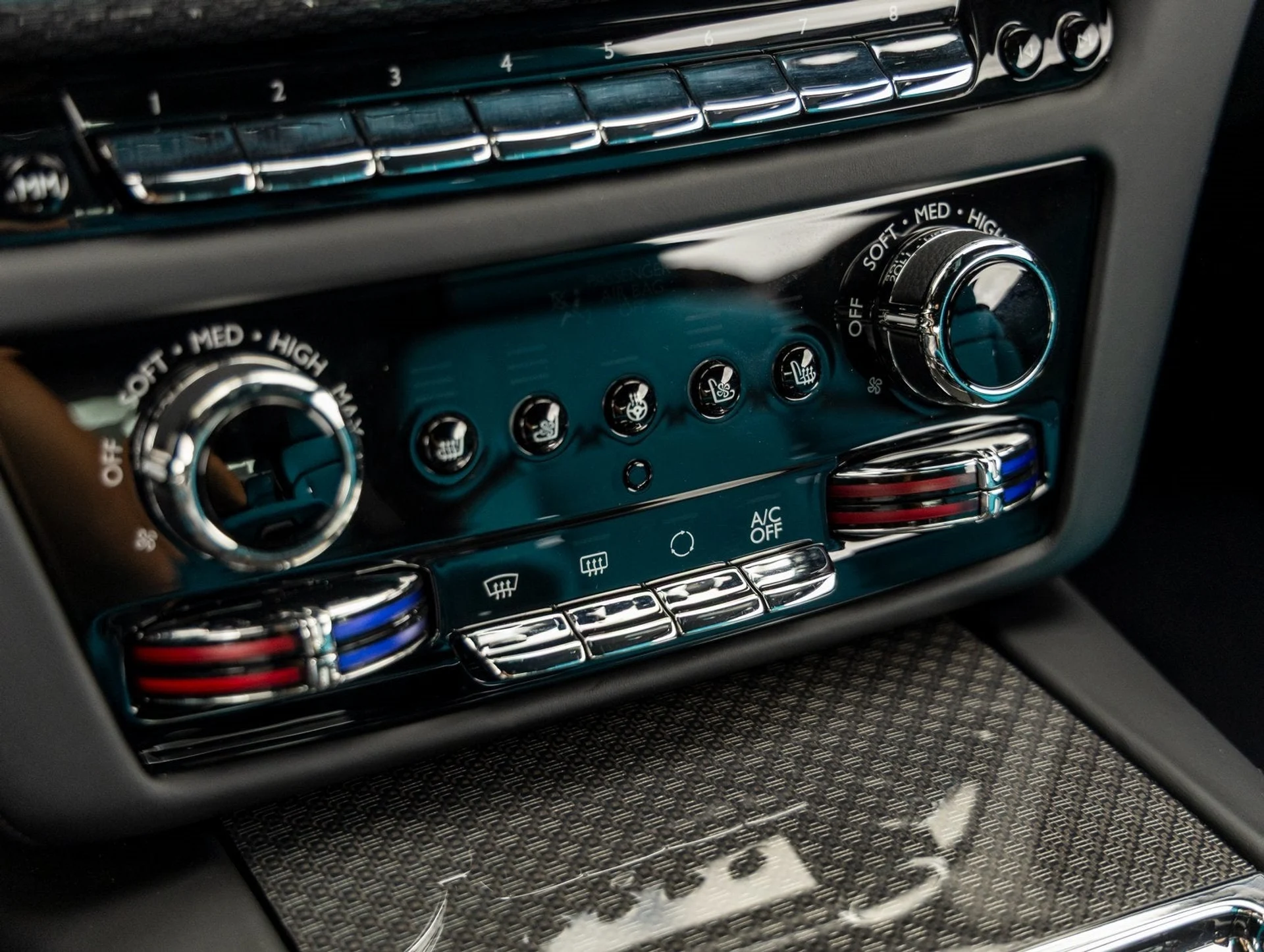 mph037_3158560923_38_c02b10eff3