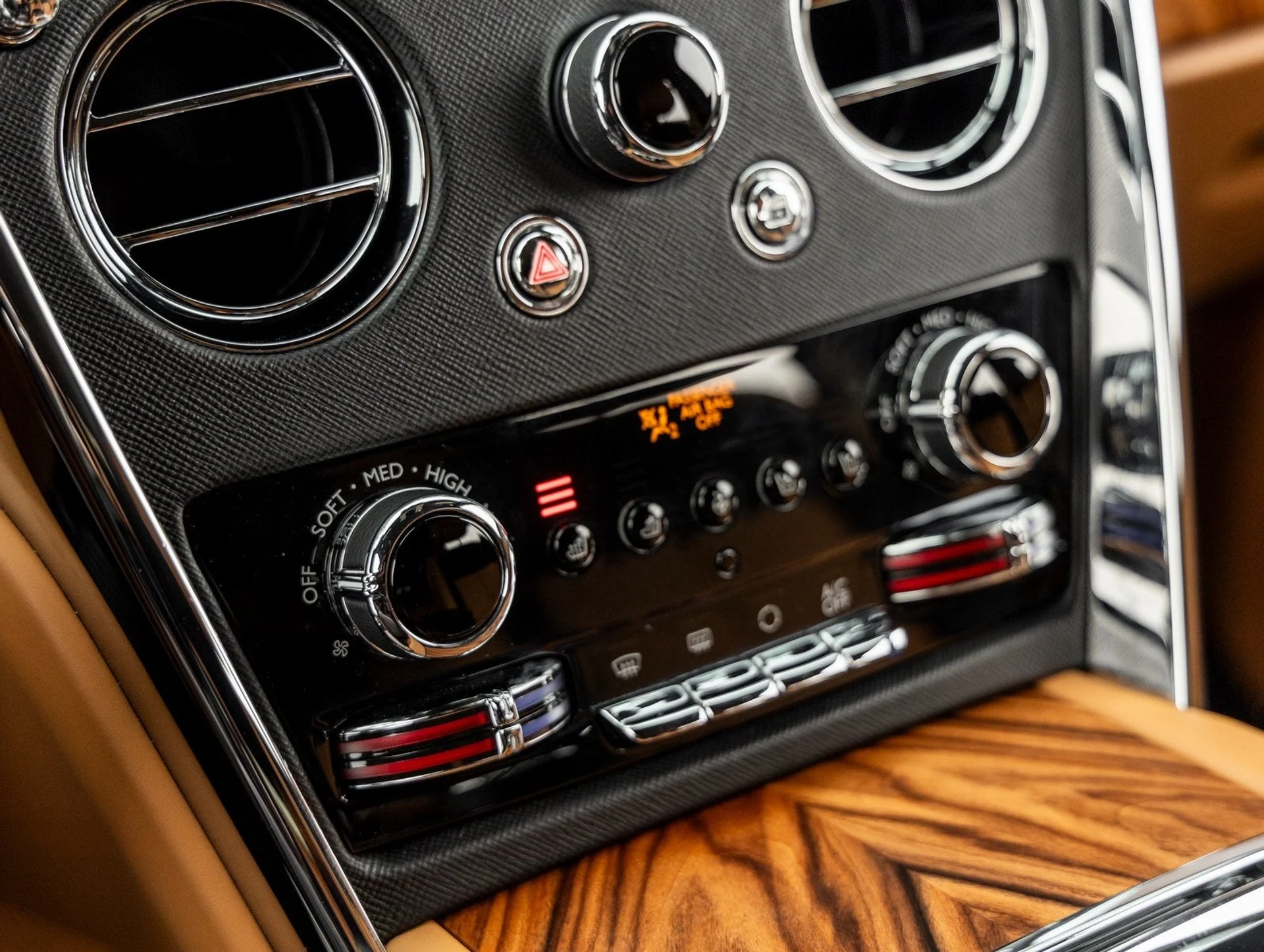 mph037_3167058825_38_80bc2634e4