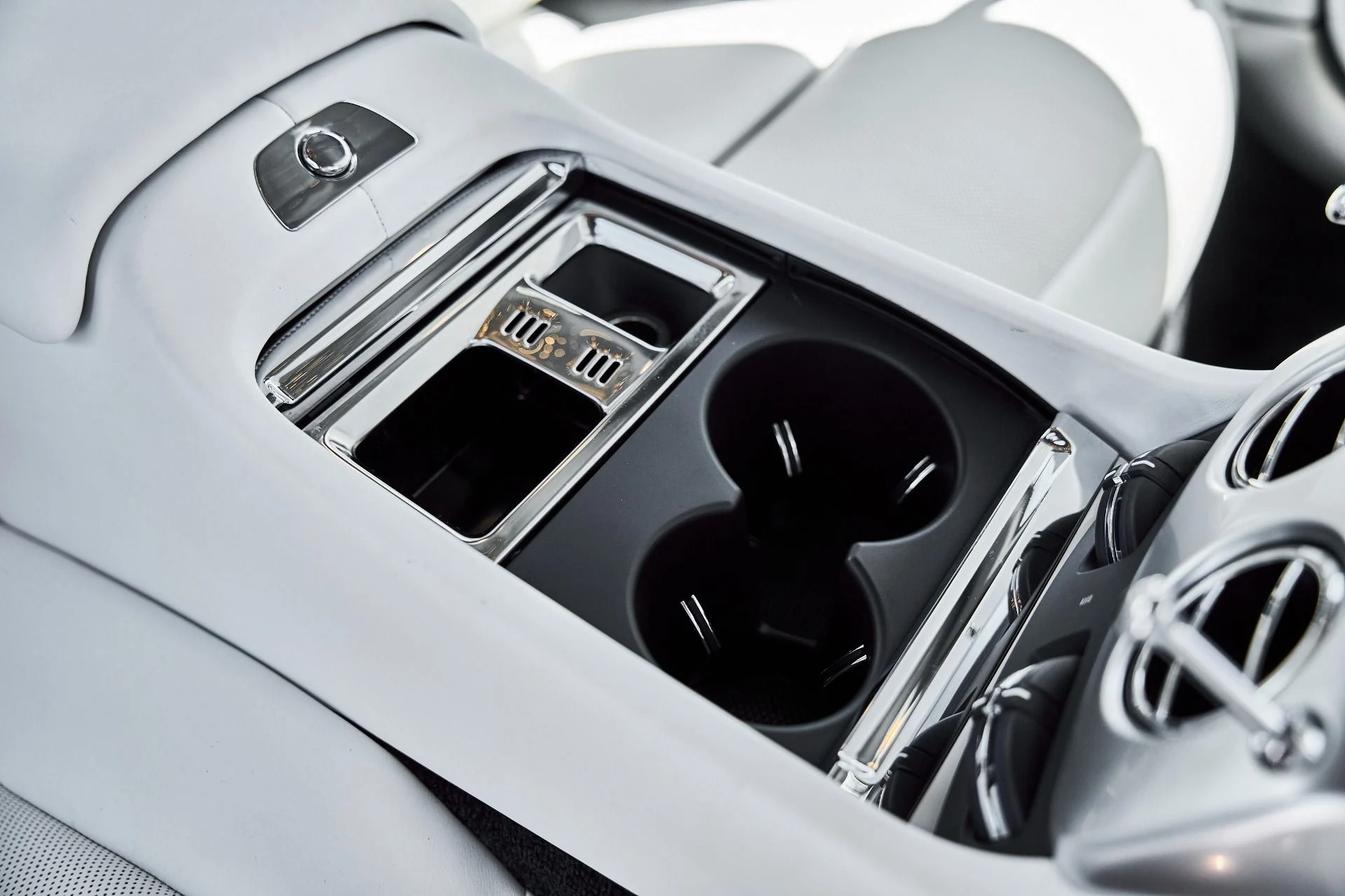 mph037_3172126433_Used_2019_Rolls_Royce_Wraith_Base_1778886705_c0edffe46a