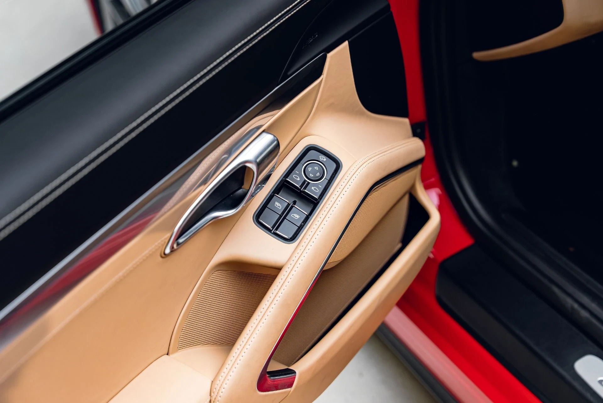 mph037_3182104313_Used_2019_Porsche_911_Targa_4_S_1783372854_61c68bc8bb