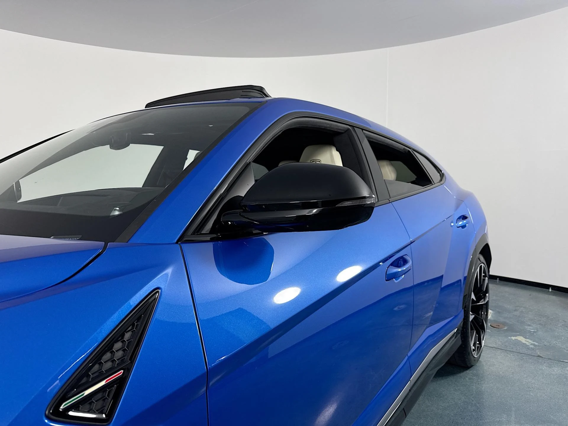 mph037_3190646790_Used_2021_Lamborghini_Urus_1783027582_fd6a2e2d81