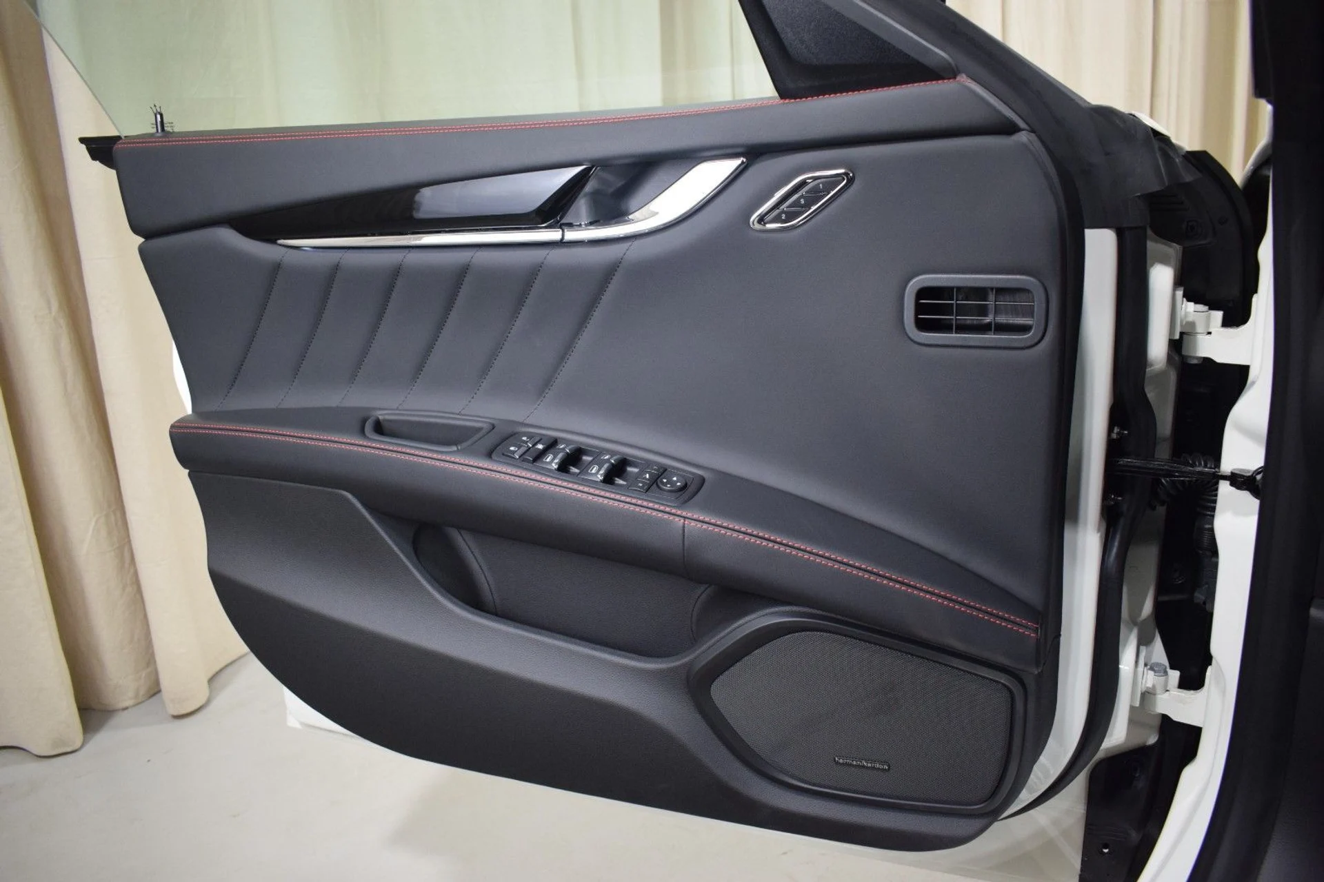 mph037_3193634563_46b91a94dba25237c76790ea65fb5c78x_67ca4e88c7