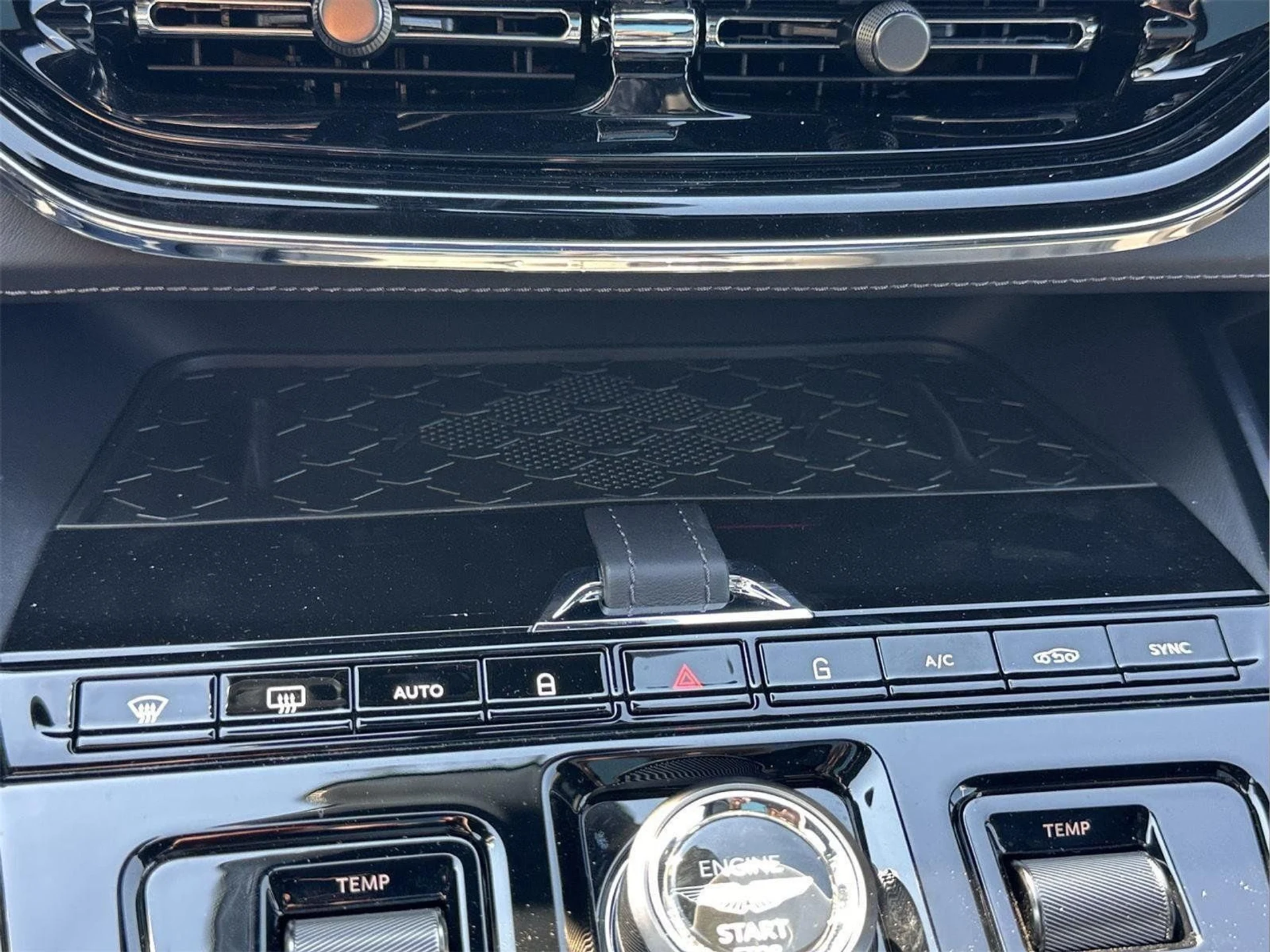 mph037_3201445010_eb39cb092364c581d2c47b24467752e2_fe728e03cf