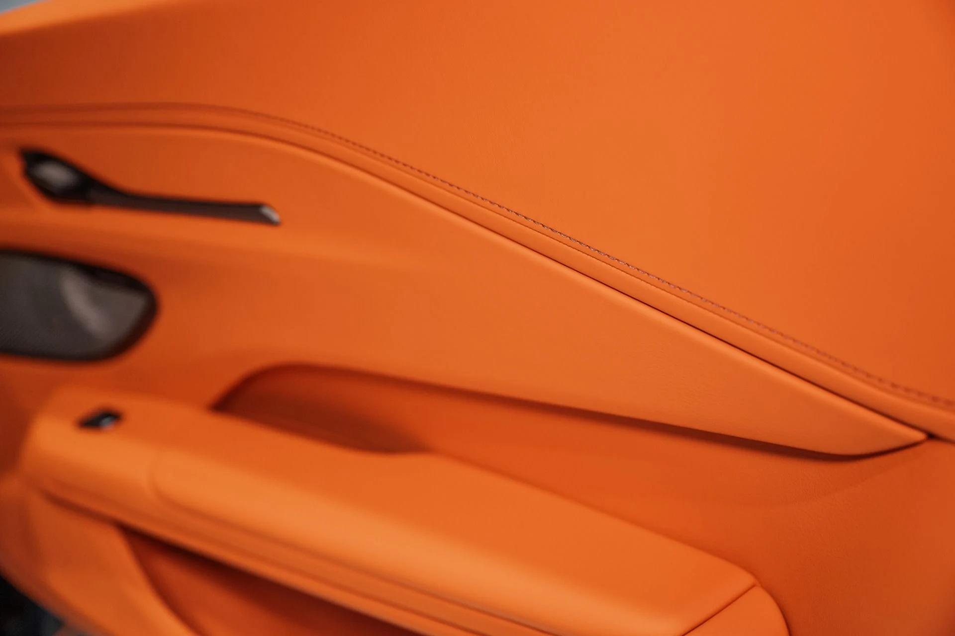 mph037_3201493074_New_2026_Aston_Martin_Vantage_Roadster_1761752064_79f110667d