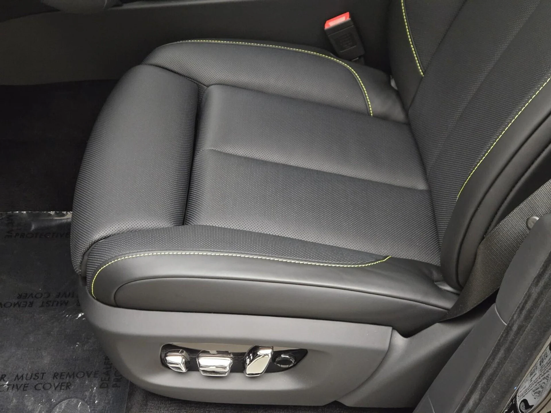 mph037_3209592122_New_2026_Rolls_Royce_Cullinan_Black_Badge_1776921929_9cce180d3c