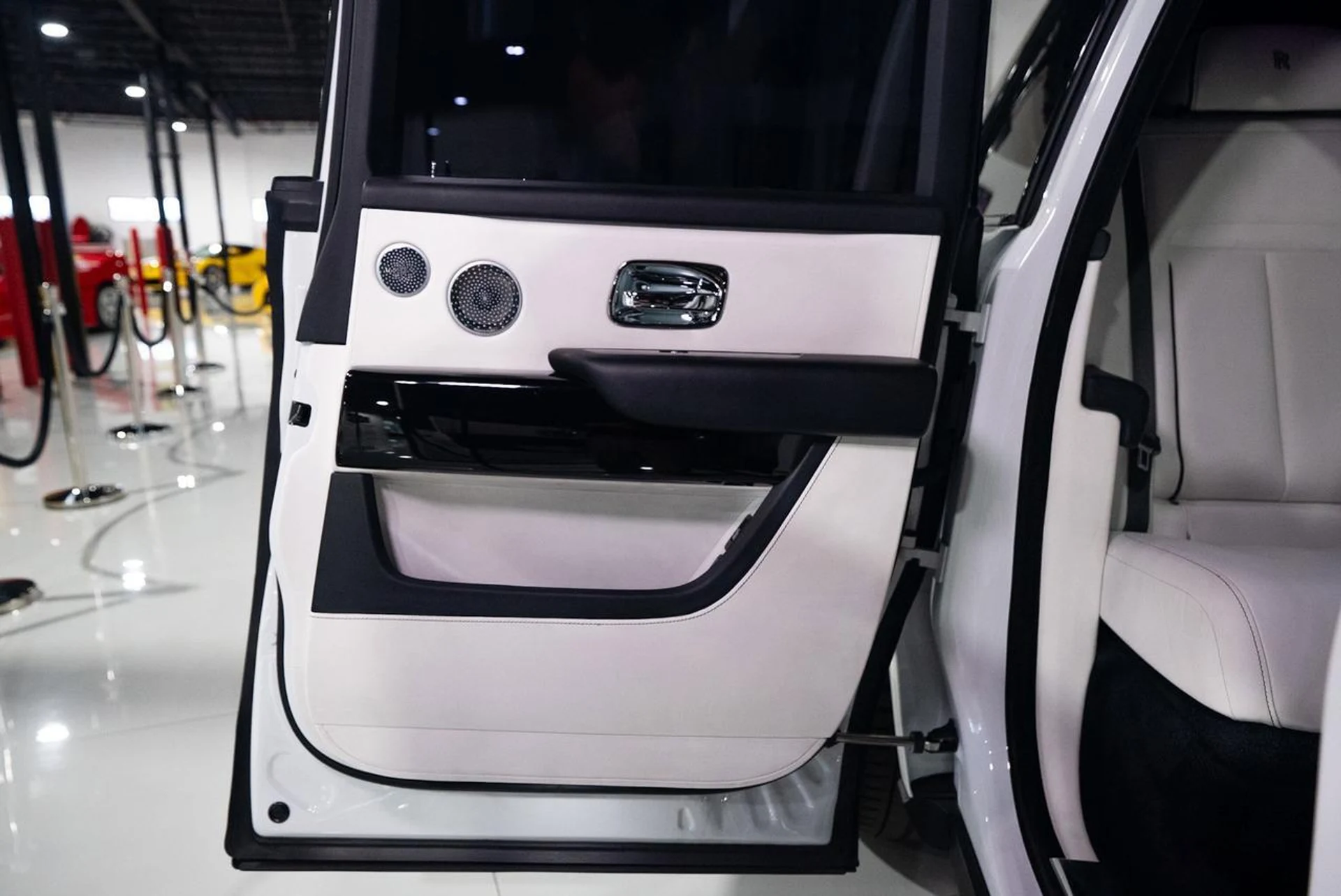 mph037_3210267297_fe79e75017537b5b17b93a58a791a1f9_382f15d953