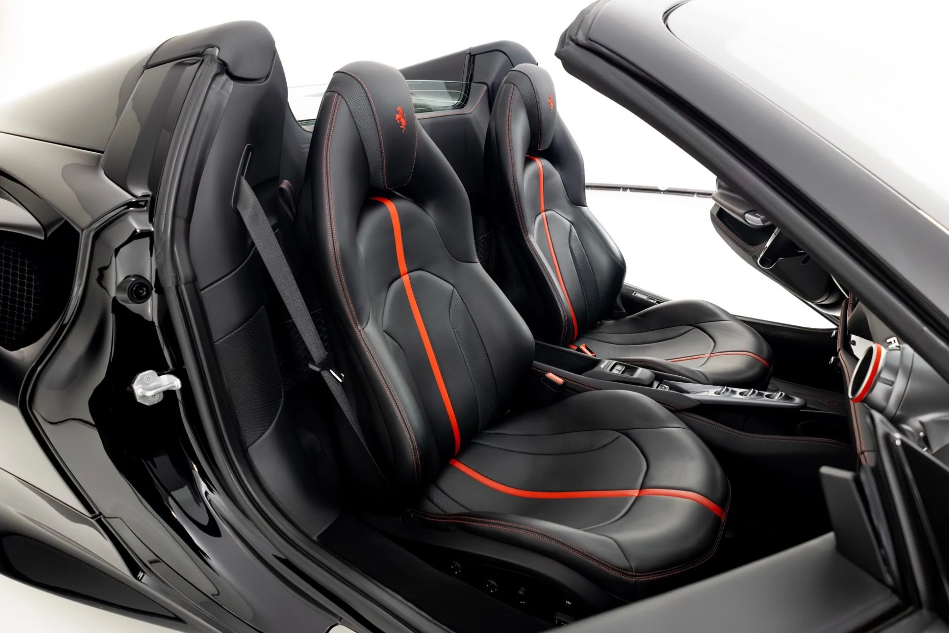 mph037_3232466551_Used_2022_Ferrari_F8_Spider_1769204209_d9c5c8d1ff