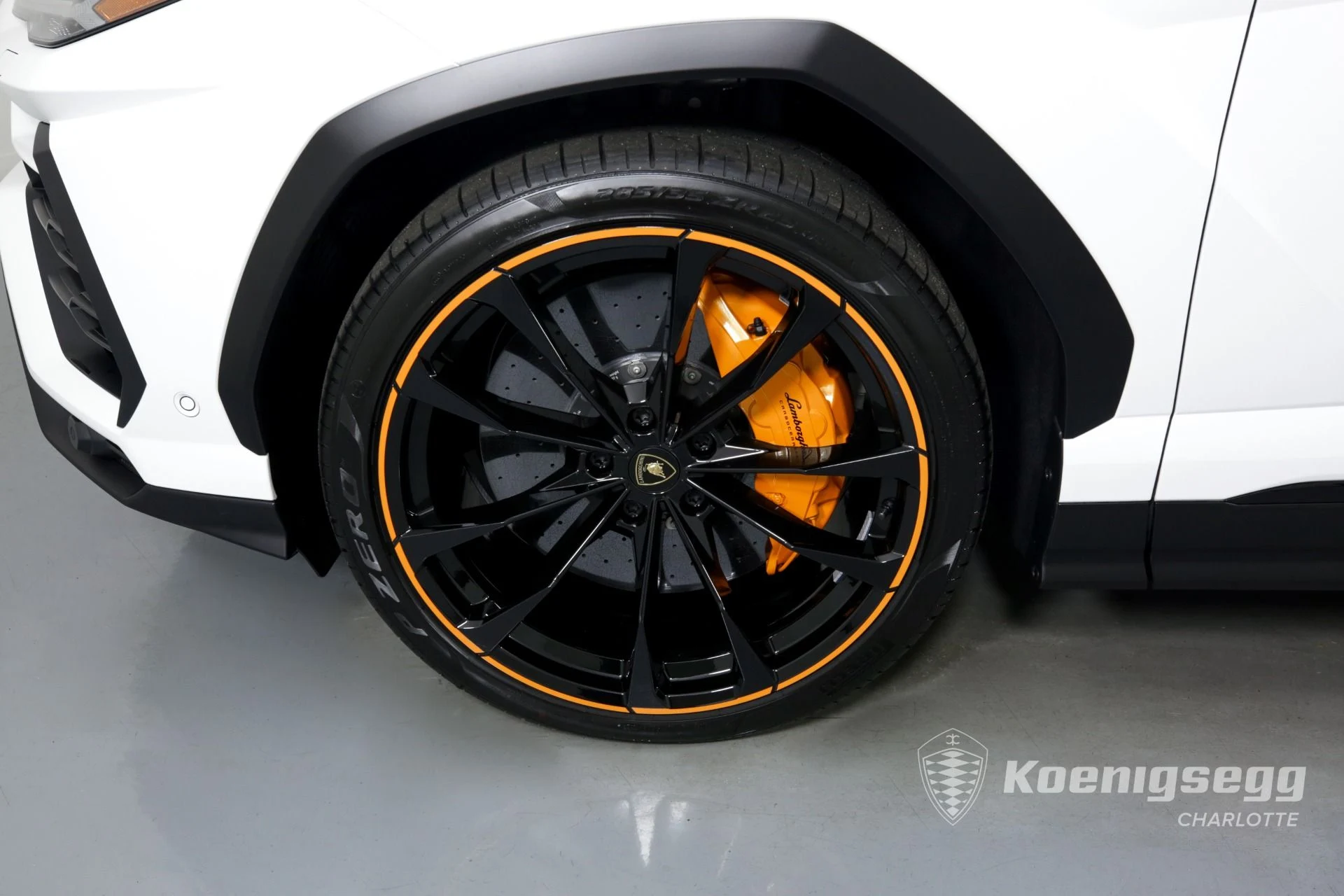 mph037_3241611343_Used_2022_LAMBORGHINI_URUS_1671576431_11f3448993