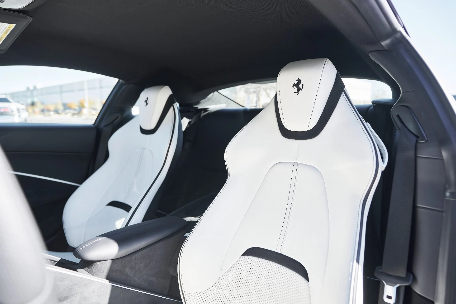 mph037_3257063350_Used_2024_Ferrari_Roma_Base_1762022583_cf5a69847c