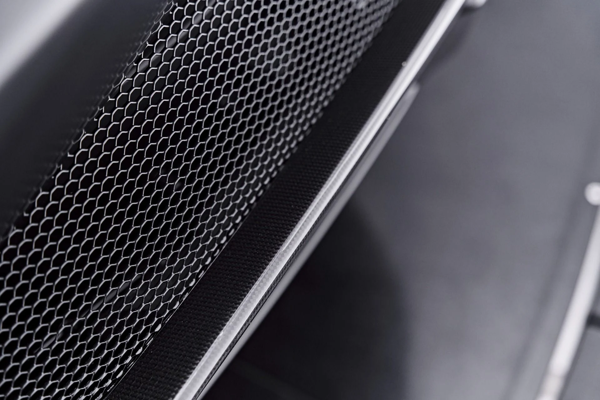 mph037_3257241506_Used_2024_Ferrari_SF_90_Spider_Base_1785520191_827f264072