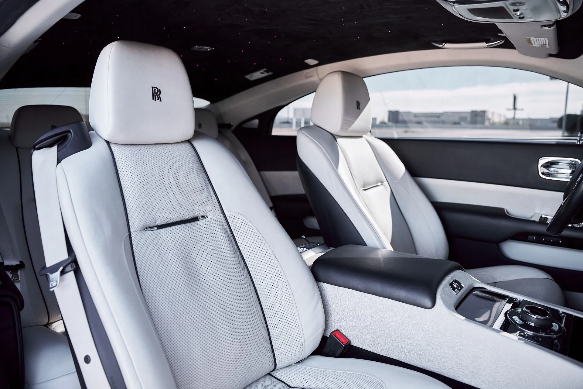 mph037_3258811469_Used_2015_Rolls_Royce_Wraith_1770669847_a77dd84520