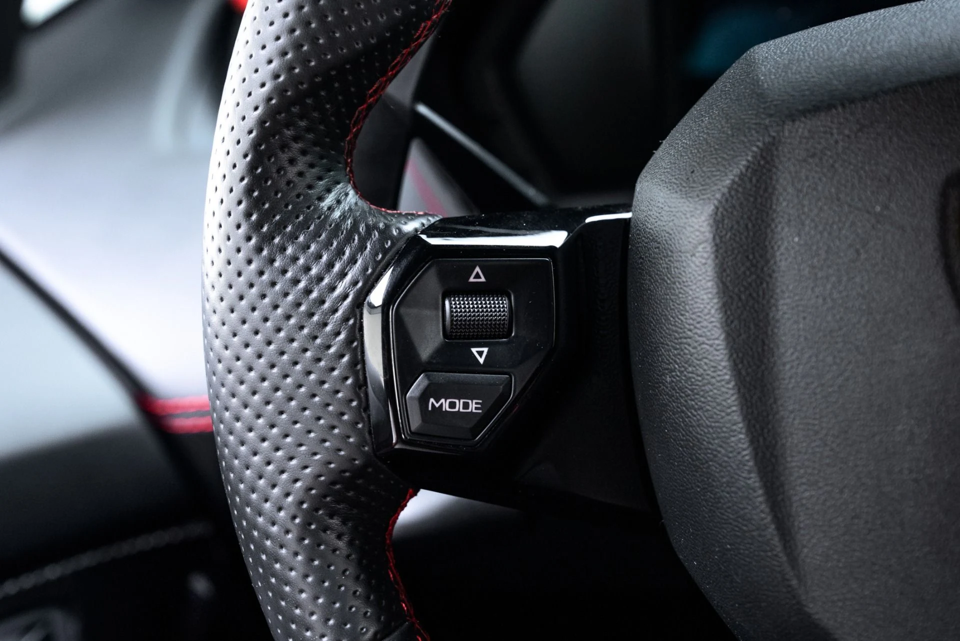 mph037_327402647_Used_2017_Lamborghini_Aventador_LP_740_4_S_1775604663_45b6621348