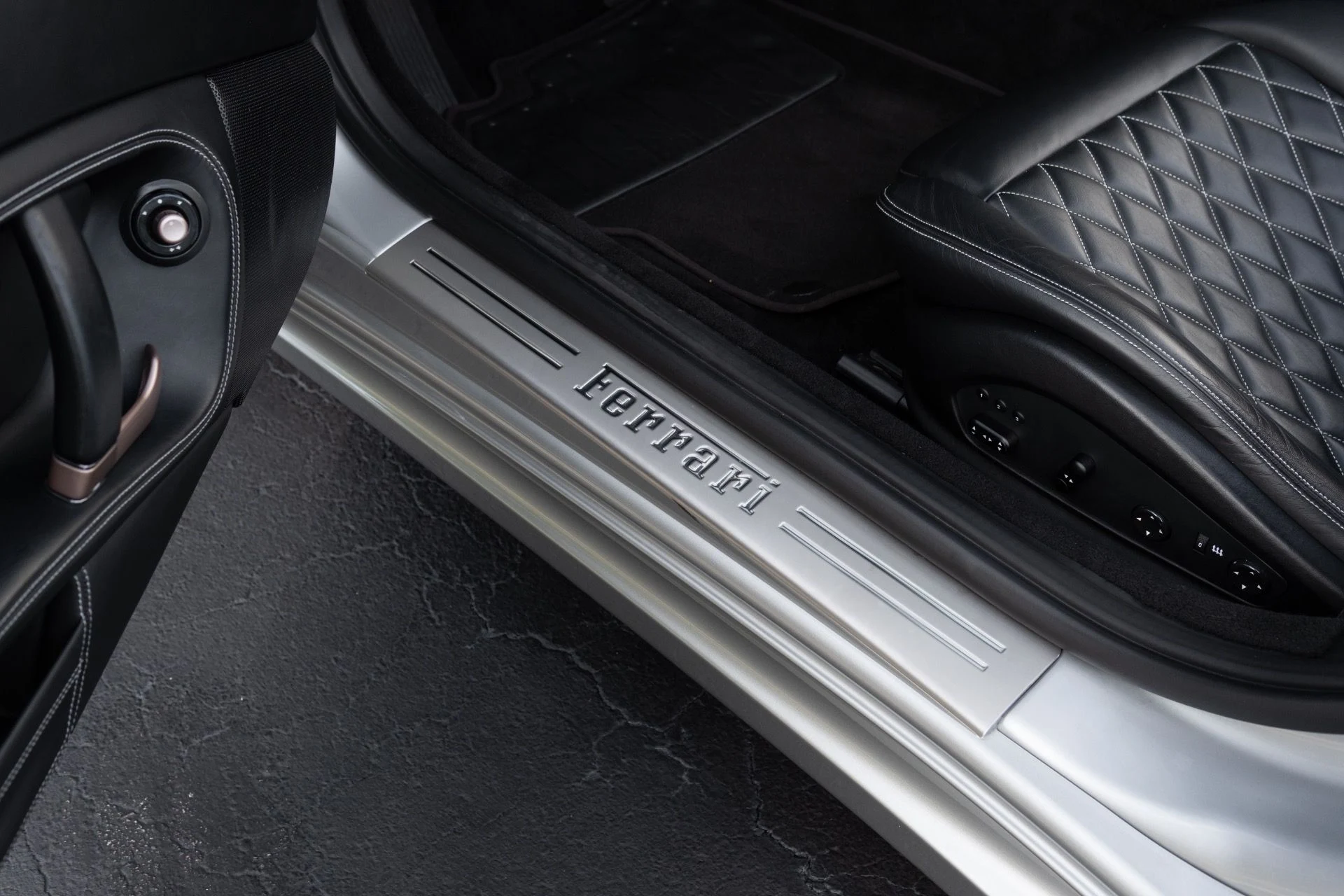 mph037_3287576662_Used_2014_Ferrari_California_1774924910_c31cf7aa67