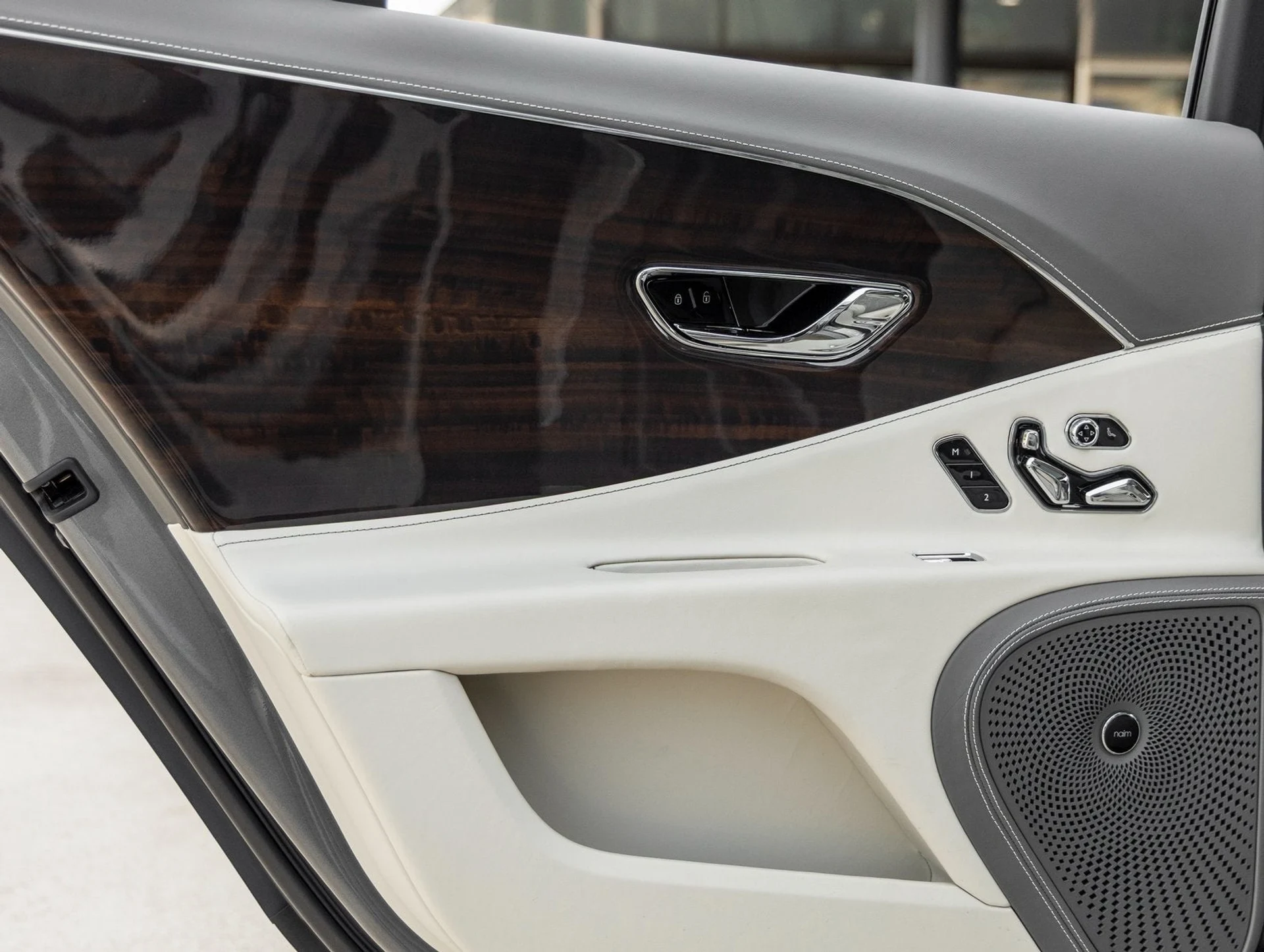 mph037_3287997289_38_703cb84c5e