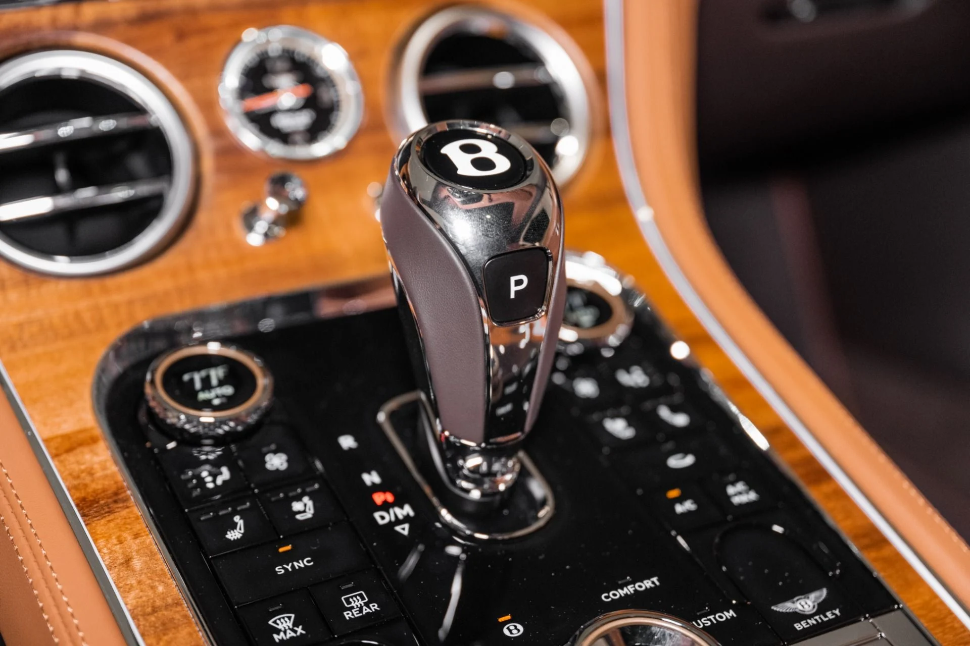 mph037_3293664834_Used_2026_Bentley_CONTINENTAL_GT_AZURE_V8_1761679827_548355b6ff