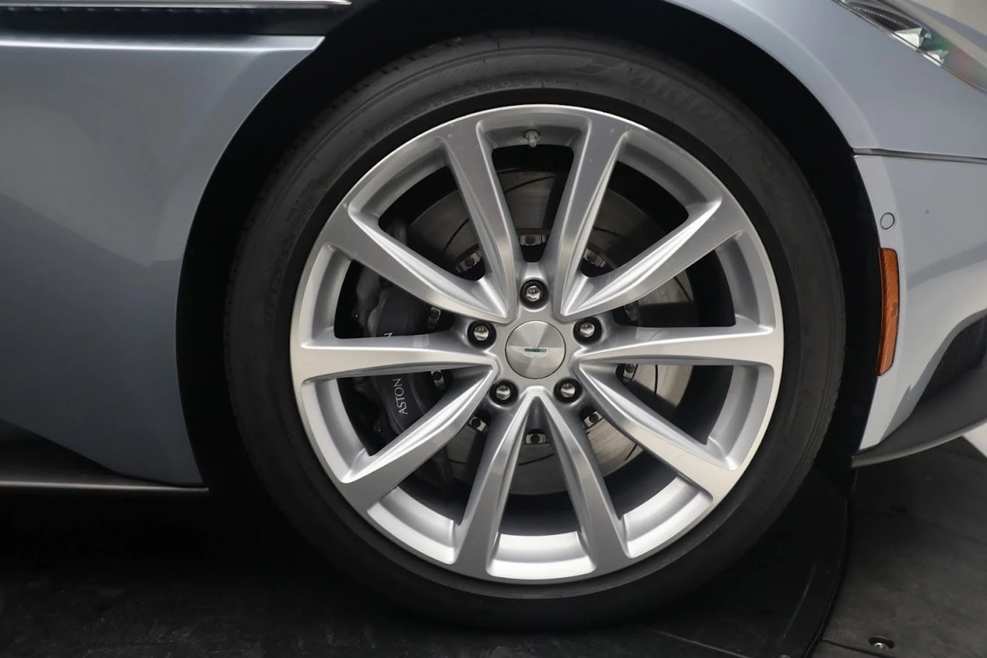 mph037_3298842908_Used_2019_Aston_Martin_DB_11_Volante_a9830ba322