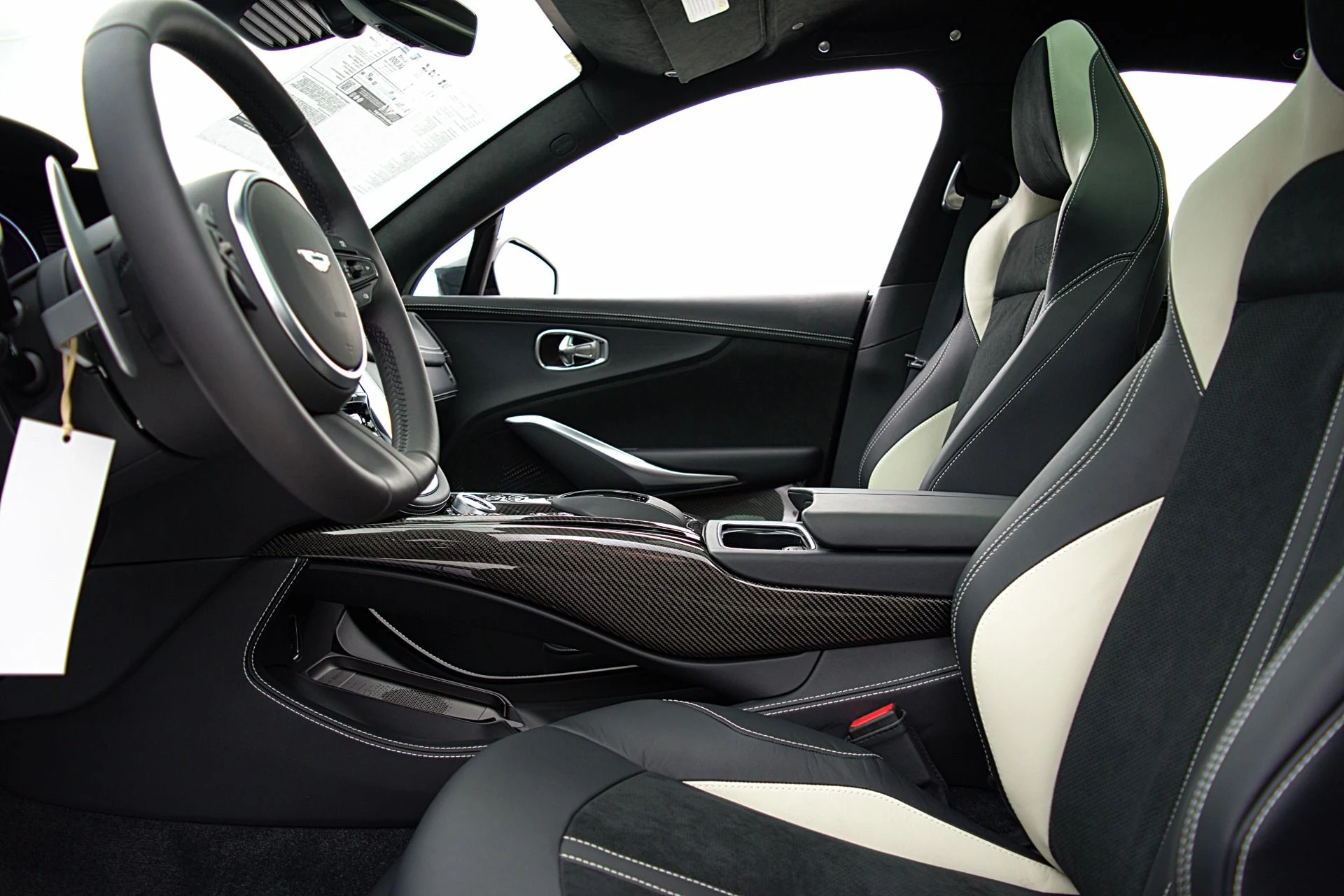 mph037_3299737619_Used_2023_Aston_Martin_DBX_707_c8d4f937bf