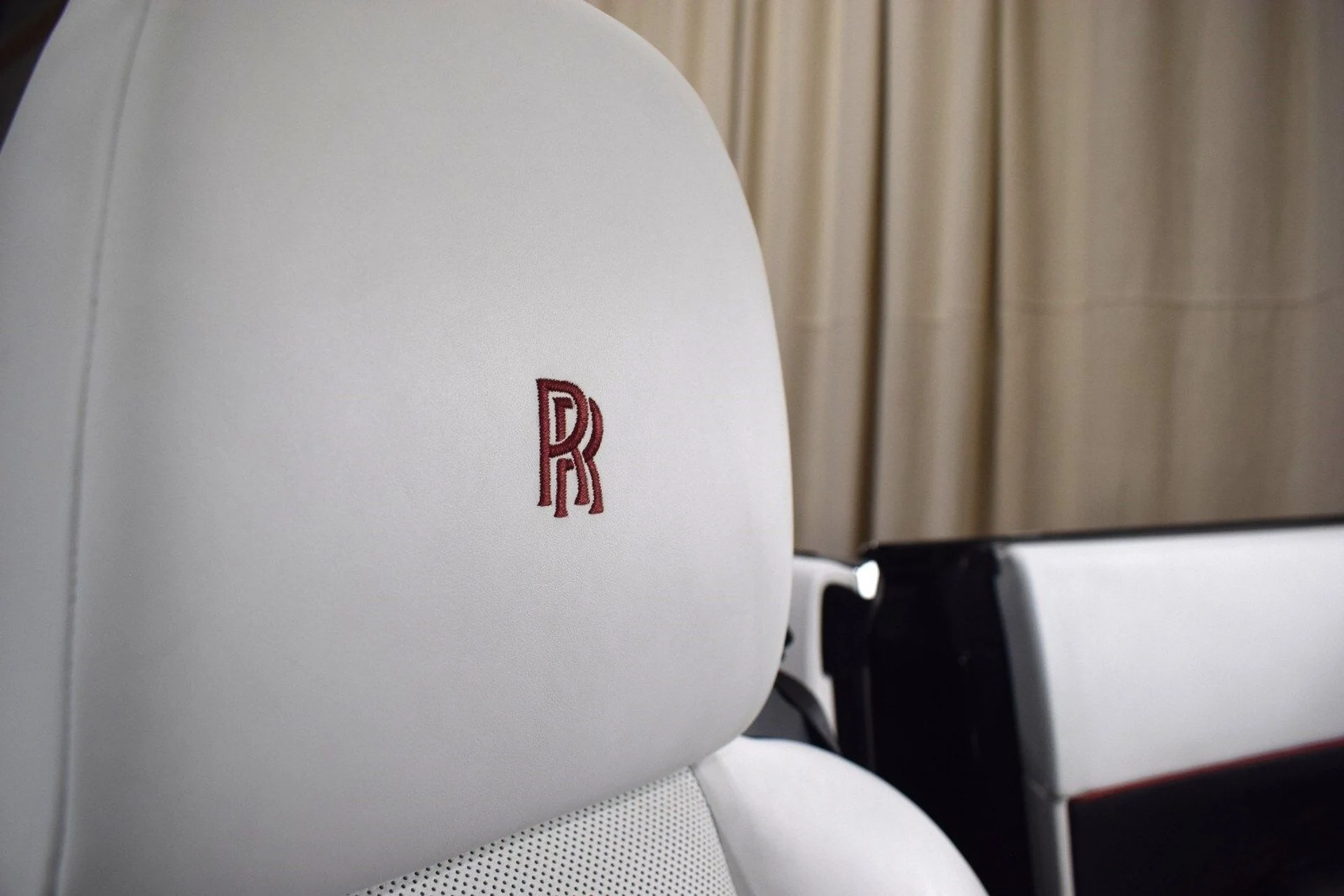 mph037_3321956779_1b0560ea3d97e435c21f5a62c4abea4cx_dd43df28c5