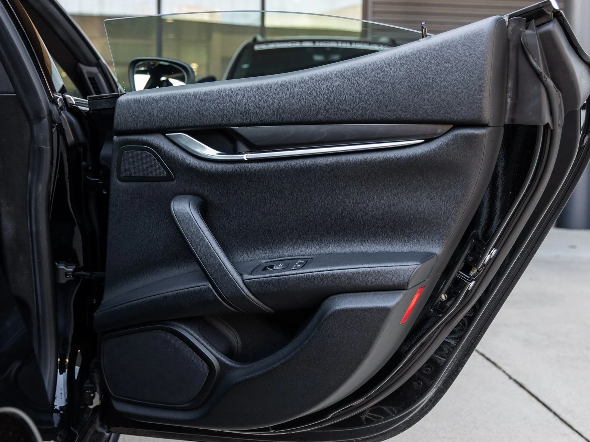 mph037_3333945566_38_57661ae98b