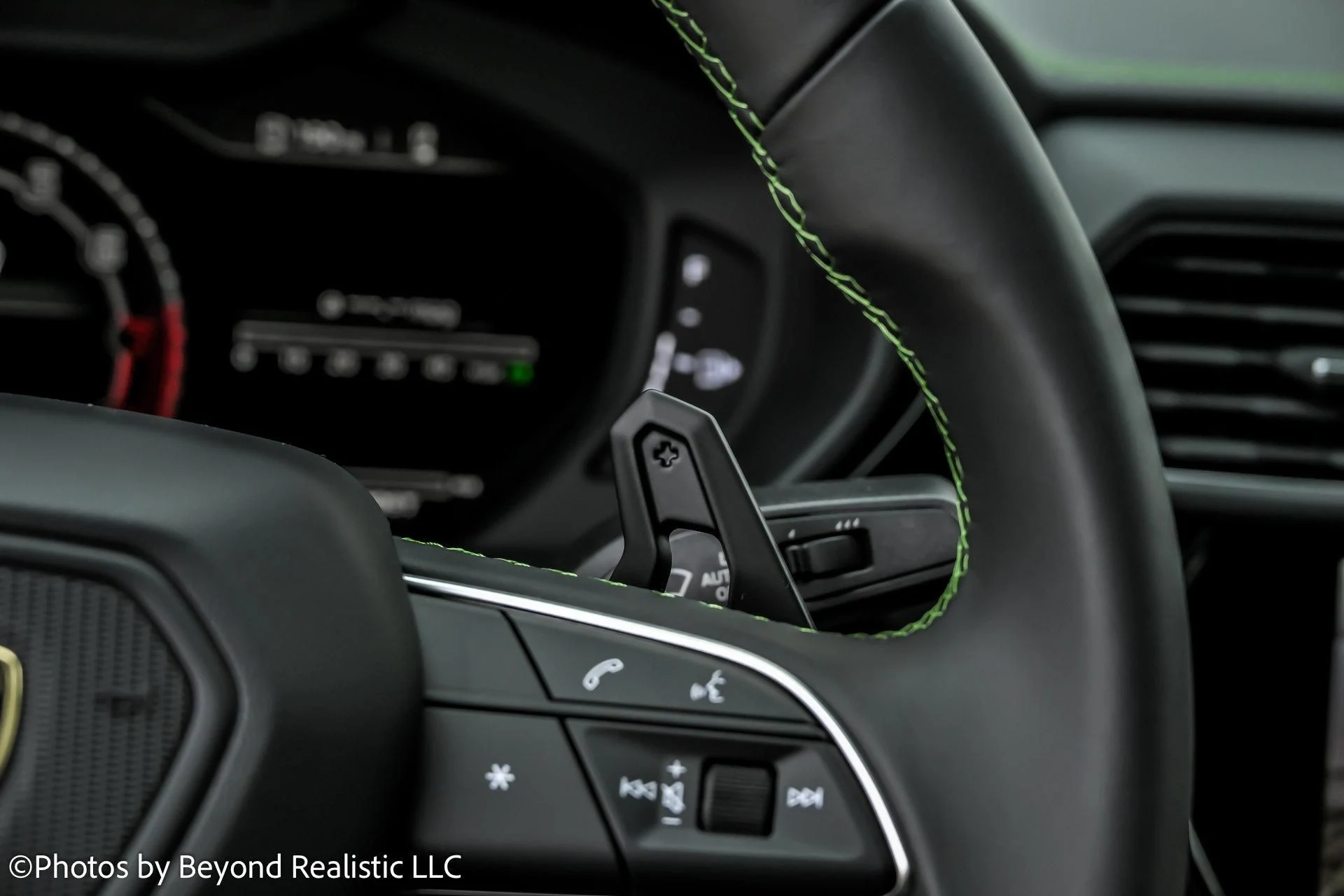 mph037_3339746022_Used_2024_Lamborghini_Urus_S_1766655597_50ca5c2ed2