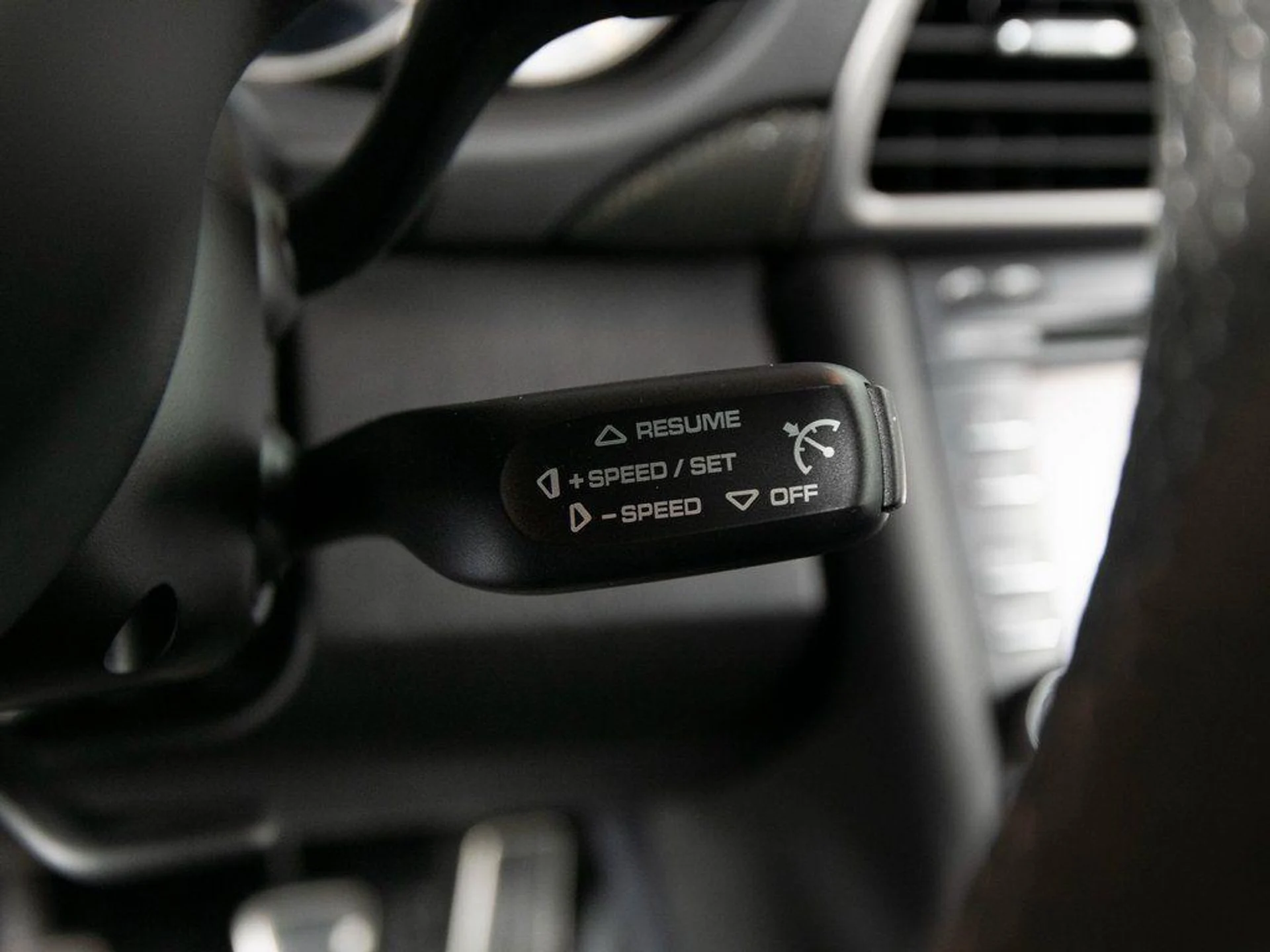 mph037_3352552876_Tb_NA_2y17hwj_P_Glz_XS_Xw_2_P98j_R4_03d0cf5b1f