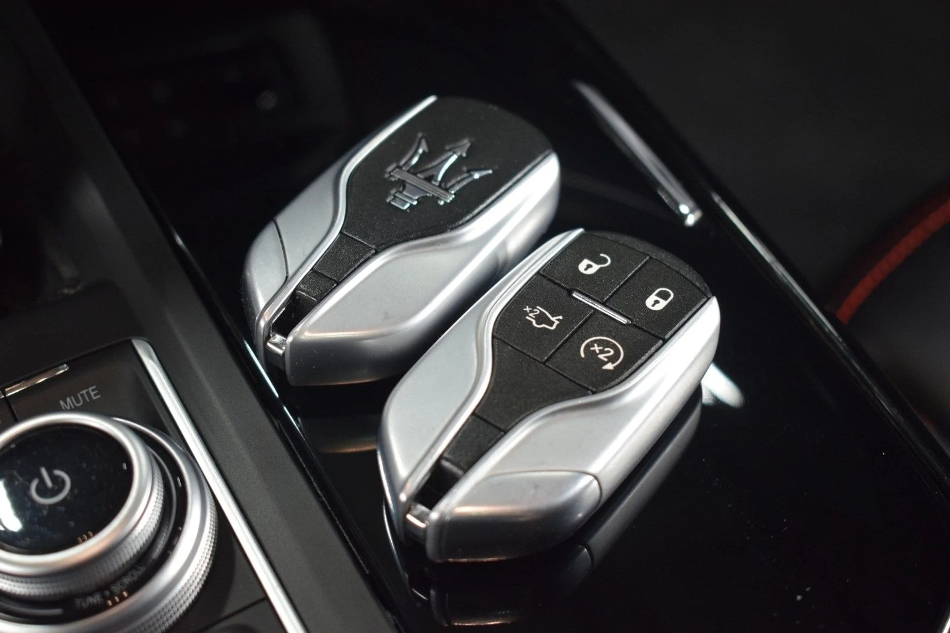 mph037_3352820356_7a2e955f86669bf150d4cc3b919c1159x_4e559e1122