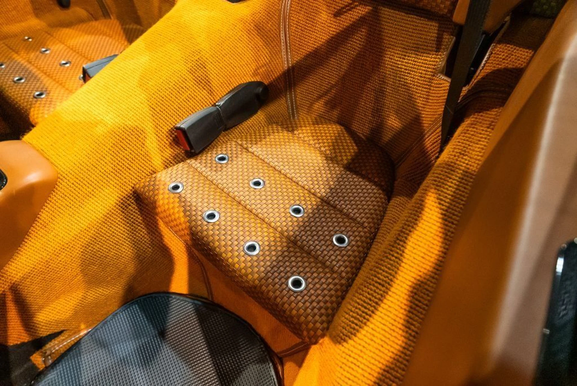 mph037_3358131154_914d81aabba79046c070615dd5327324_57ee35725a