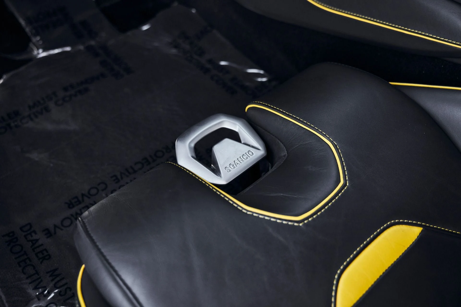 mph037_3368398632_Used_2021_Lamborghini_Huracan_EVO_Base_1774404994_ae021825b7