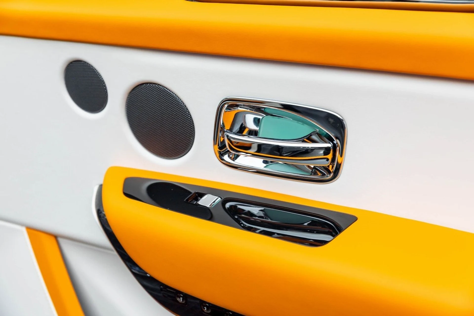 mph037_3369529327_38_ae0c765800