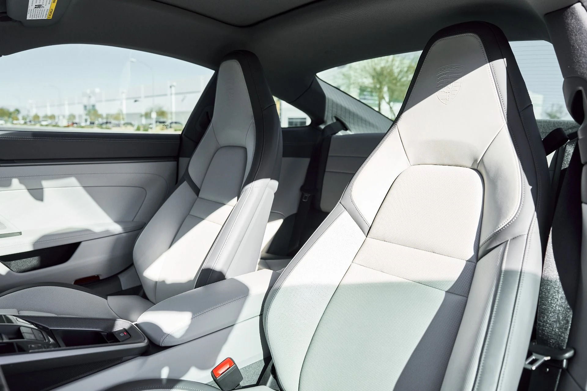 mph037_3374917022_Used_2025_Porsche_911_Carrera_1768012365_e3c7c3357d