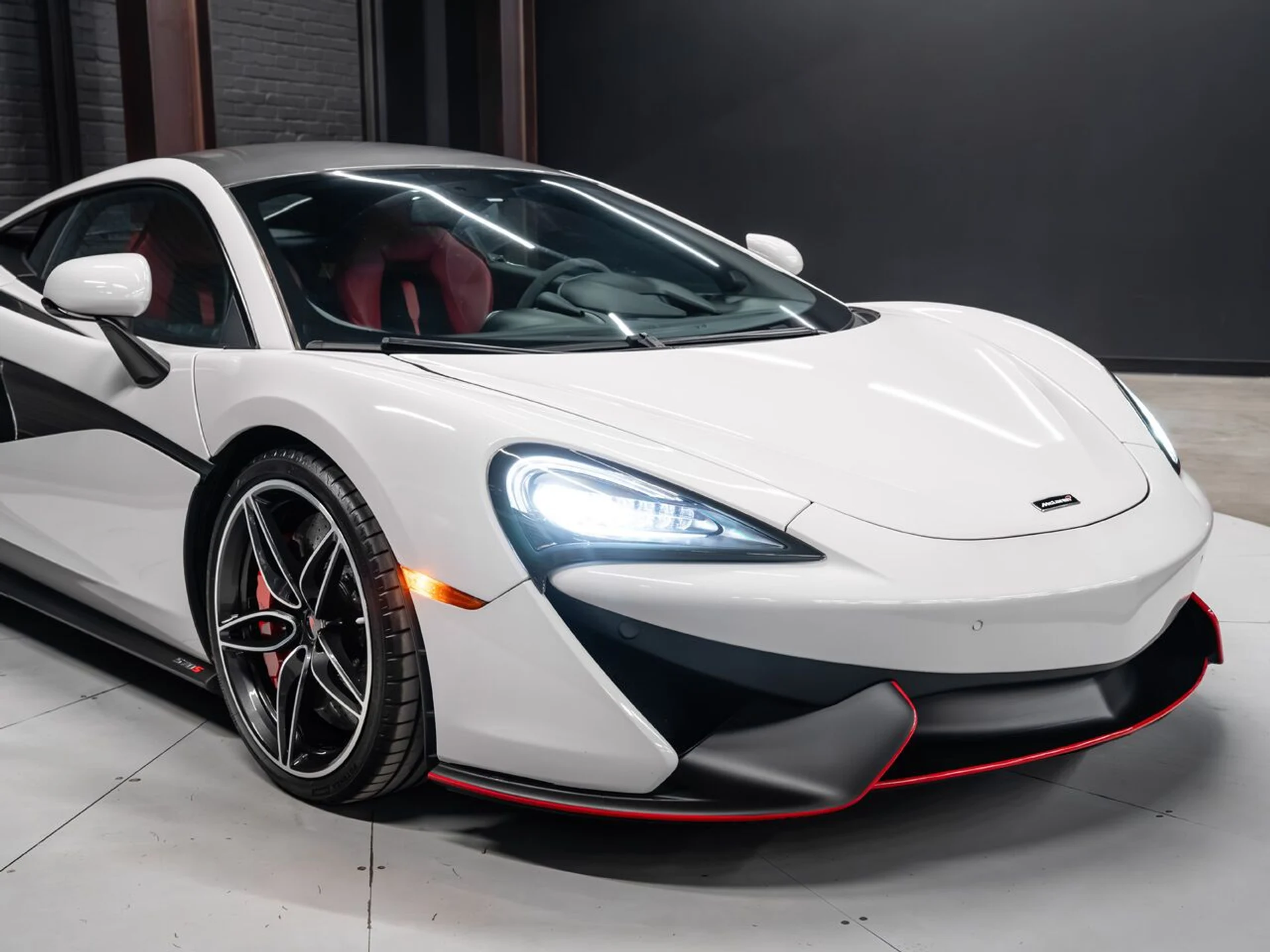 mph037_339744629_mclaren_570s_2017_ae27fe2a03