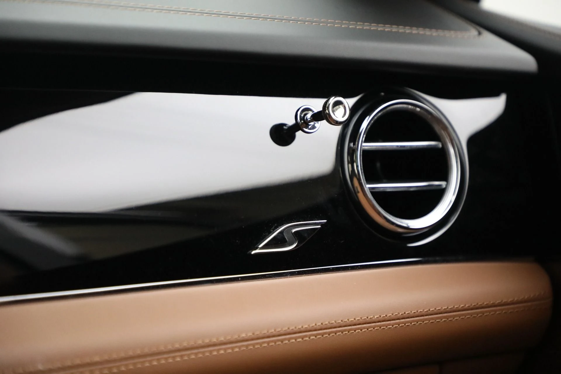 mph037_3412361191_Used_2023_Bentley_Bentayga_S_V8_0ced361861