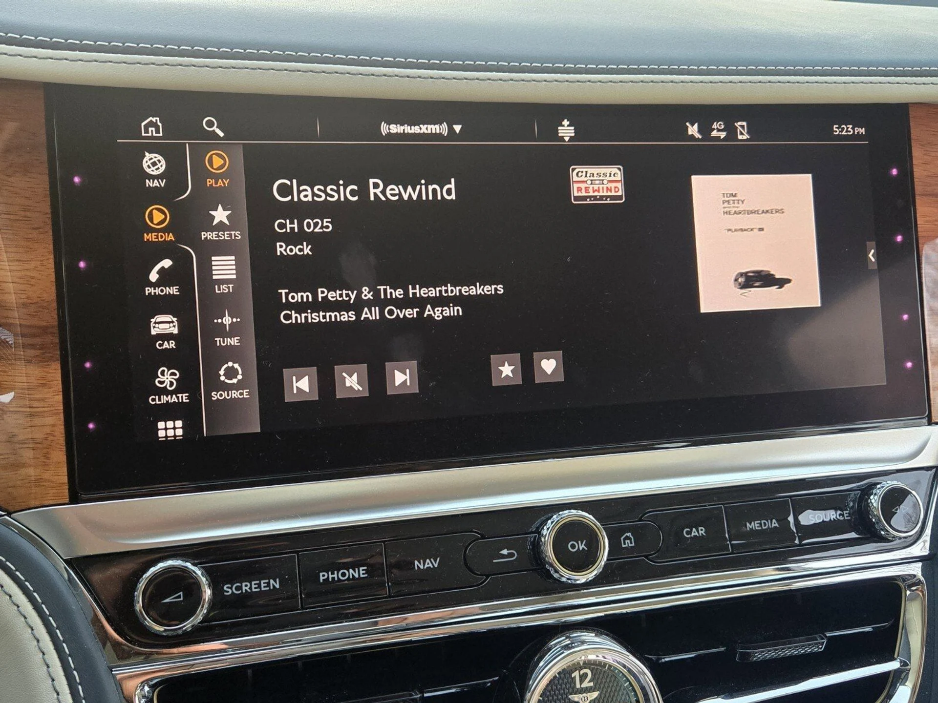 mph037_3415175220_8f1d6e410fe1deb94f260bdaa42accdax_692f6e8083