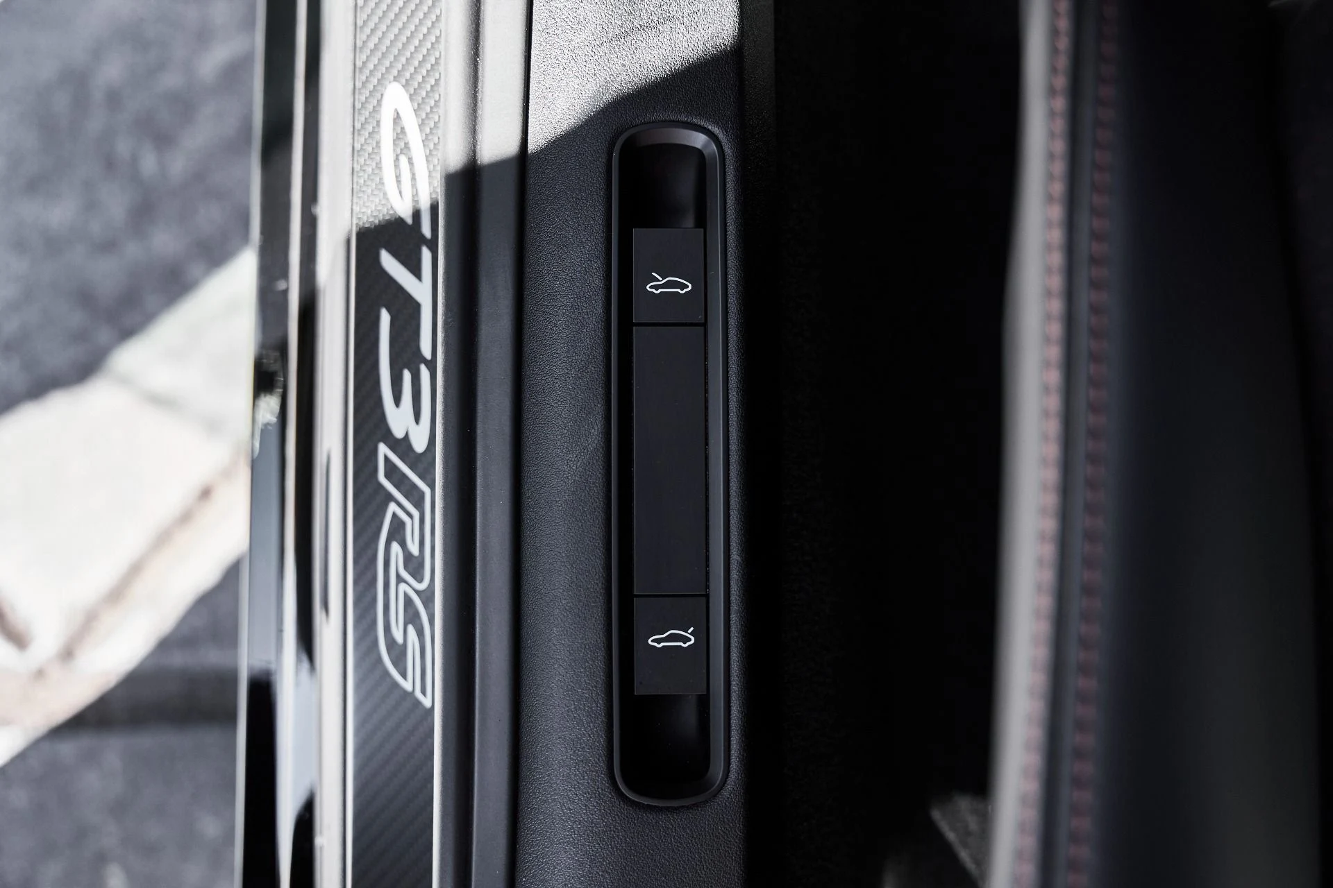 mph037_3422640612_Used_2024_Porsche_911_GT_3_RS_1775094546_f8b81153d0