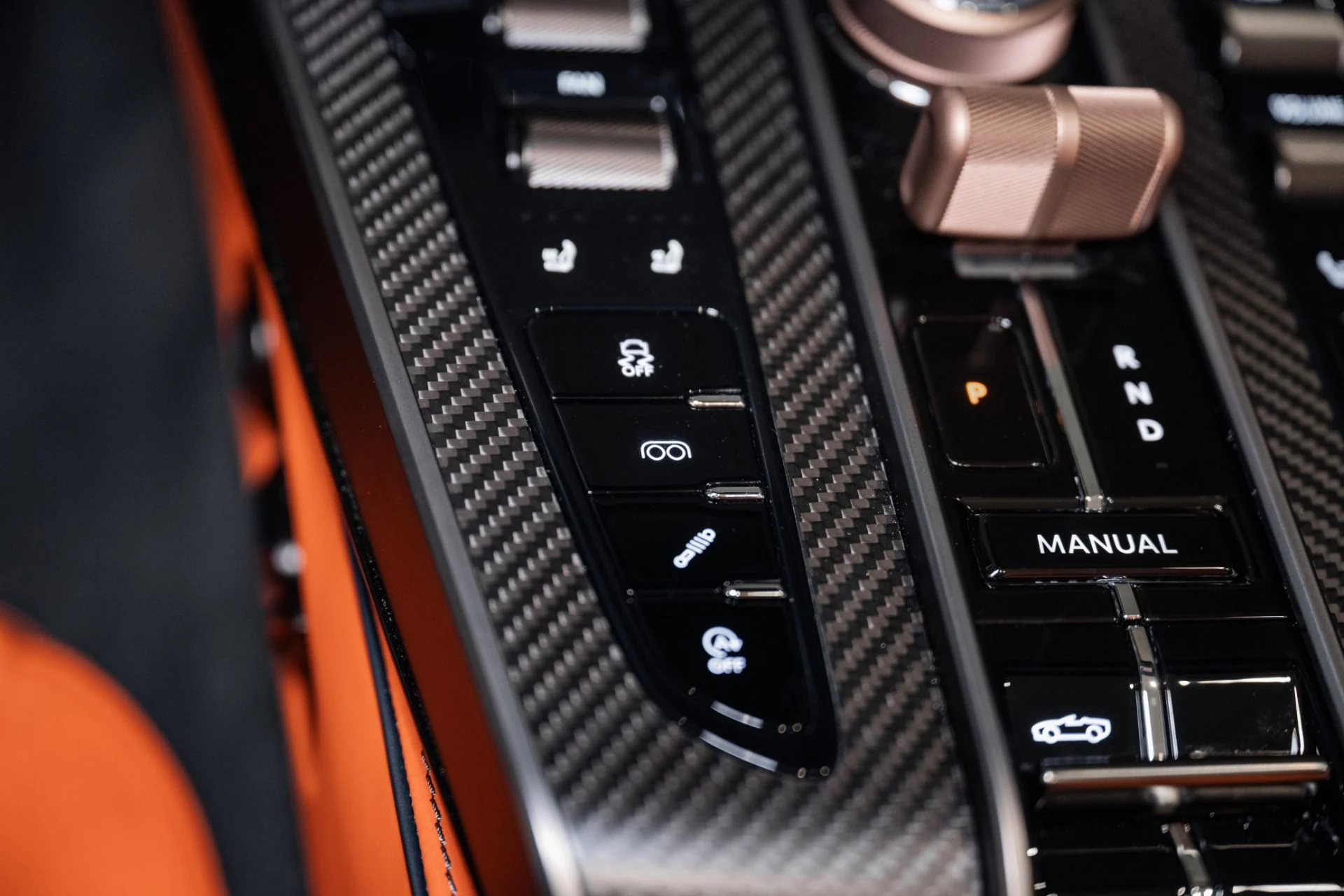 mph037_3423666822_New_2026_Aston_Martin_Vanquish_Volante_Thrillseeker_Edition_1_of_3_1768066424_e204e40851