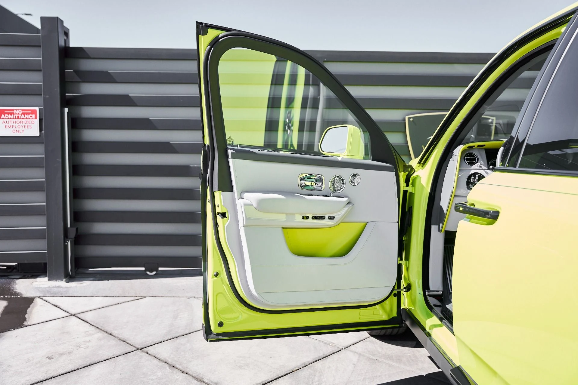 mph037_3431630650_Used_2024_Rolls_Royce_Cullinan_Base_1773162609_4992977257