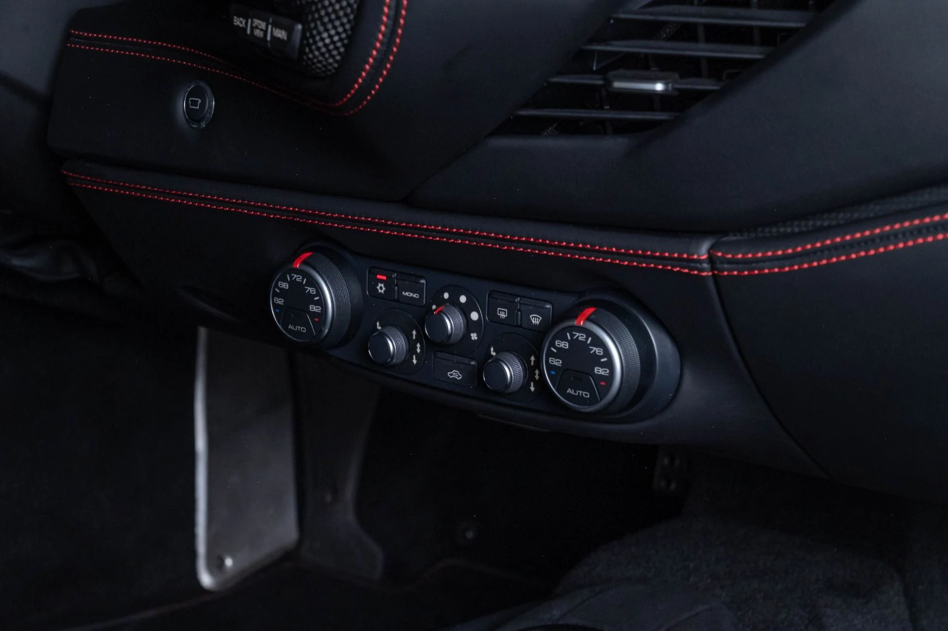 mph037_3433042151_Used_2018_Ferrari_488_GTB_1785189078_f72f7d6136