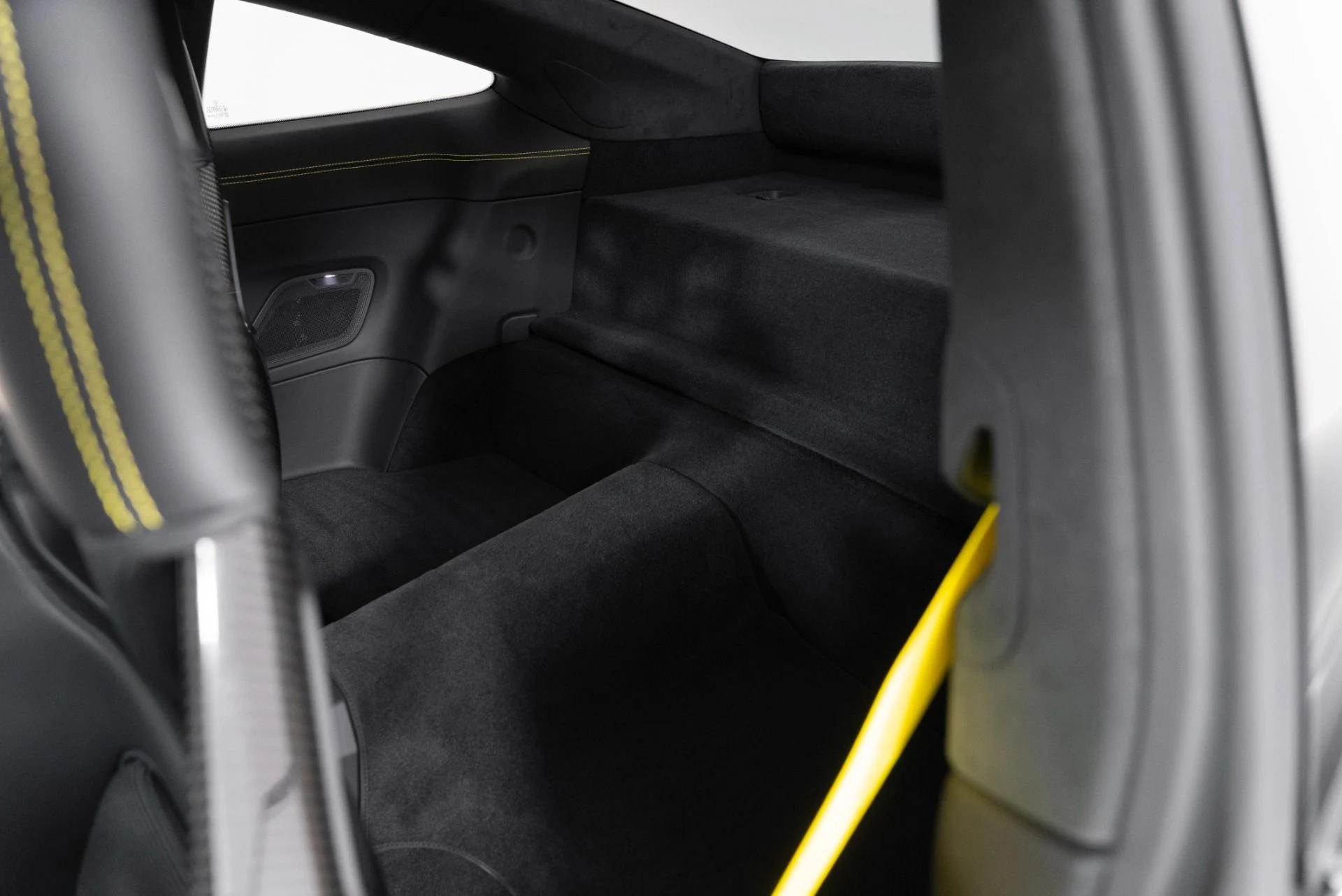 mph037_3433860464_Used_2024_Porsche_911_GT_3_Touring_1750205330_be9e8c38f7