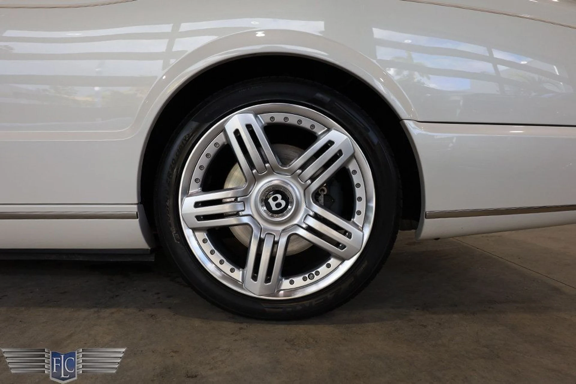 mph037_3446873472_used_2010_bentley_azure_tconvertible_9689_22574902_38_1024_15f1f9561f