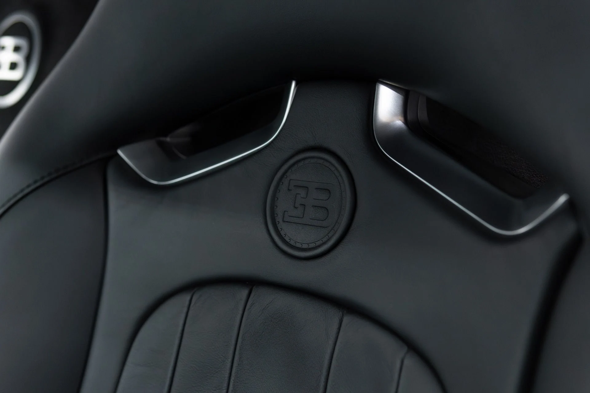 mph037_3464540356_Used_2008_Bugatti_Veyron_164_1769463944_9dbcb15445