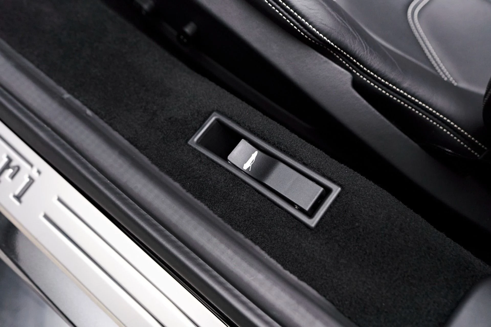 mph037_3467926294_Used_2018_Ferrari_488_Spider_Base_1717624092_8b5168cb53