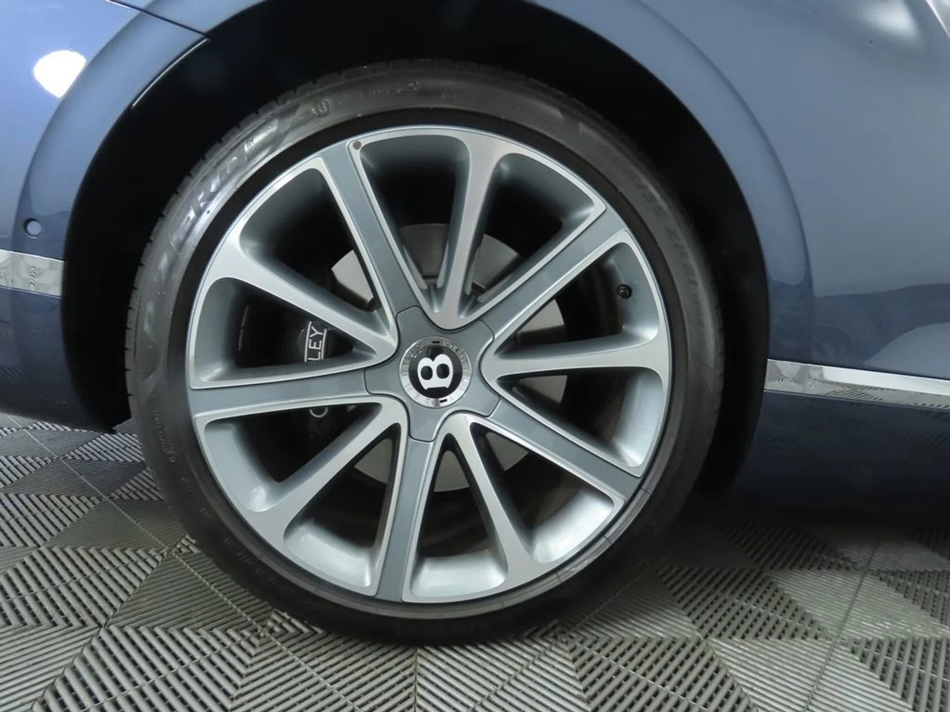 mph037_3483490537_used_2022_bentley_continental_gtmullinerconvertible_8119_22956704_38_1024_6b145d6162