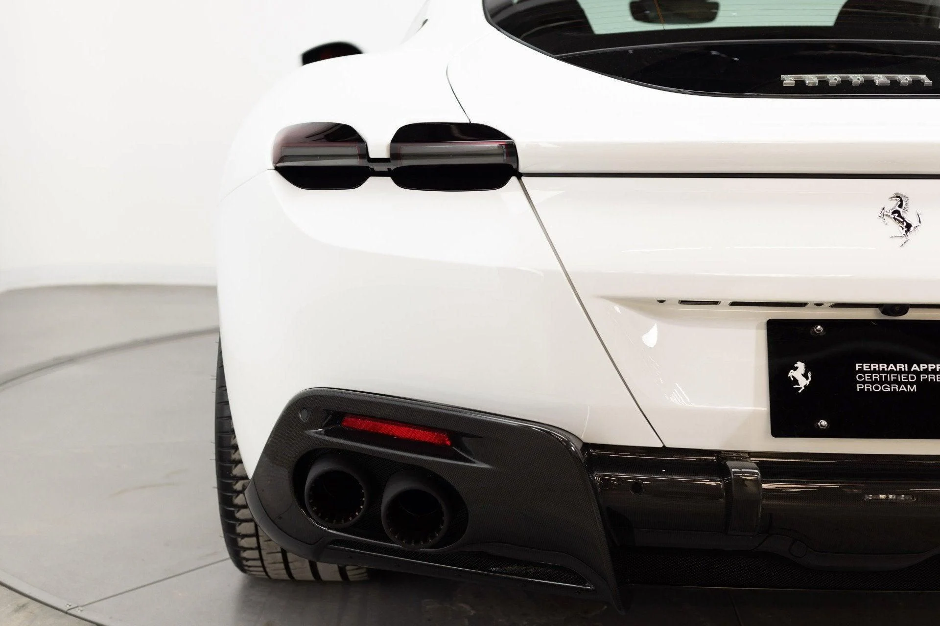 mph037_3486467566_Used_2024_Ferrari_Roma_1777368623_4b337fcdfb