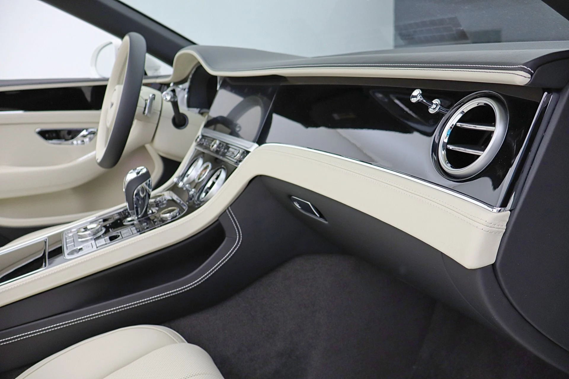 mph037_3487554638_New_2026_Bentley_Continental_GTC_377ba382cd