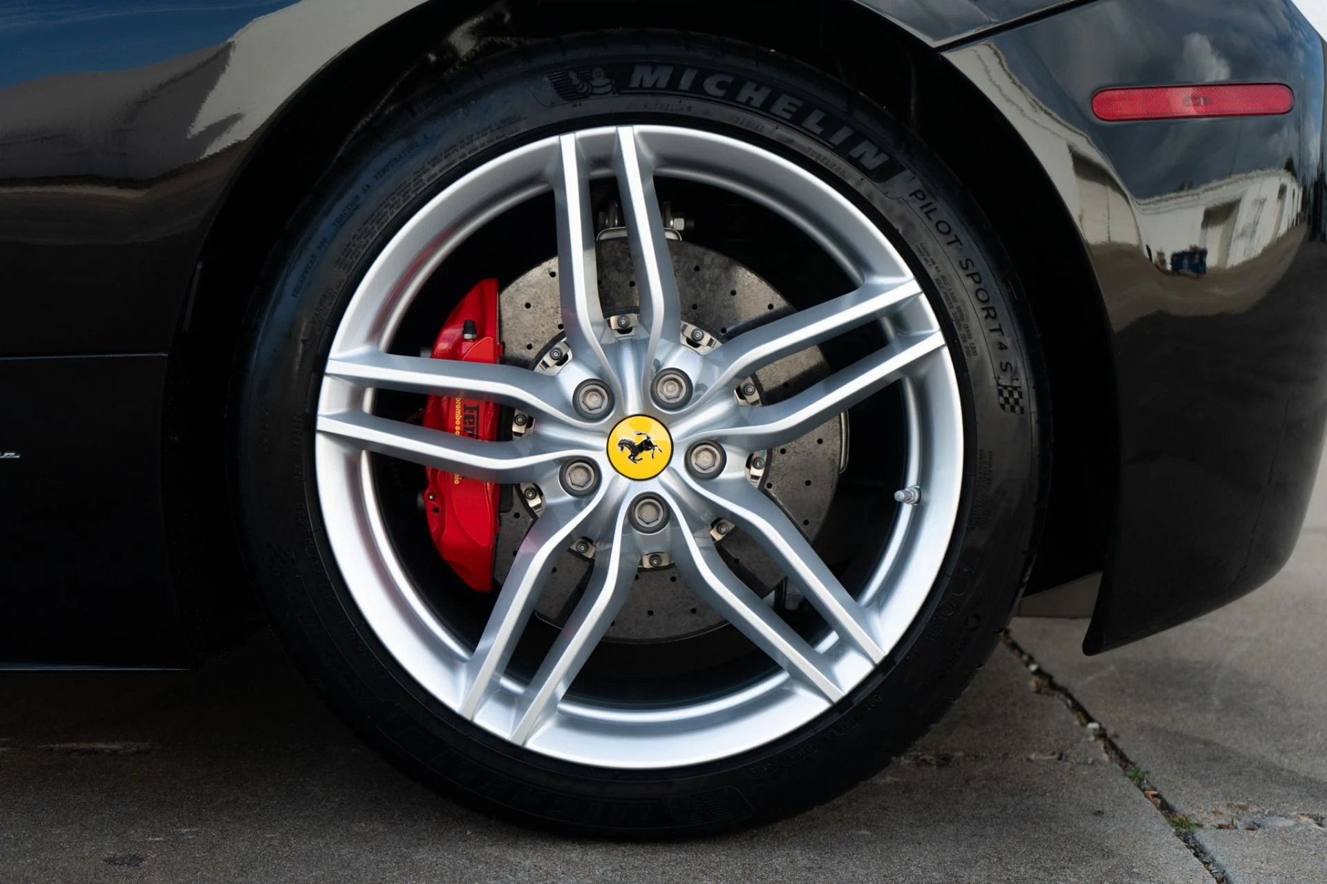 mph037_349274331_Used_2013_Ferrari_458_Spider_1774392856_da65fbad3d